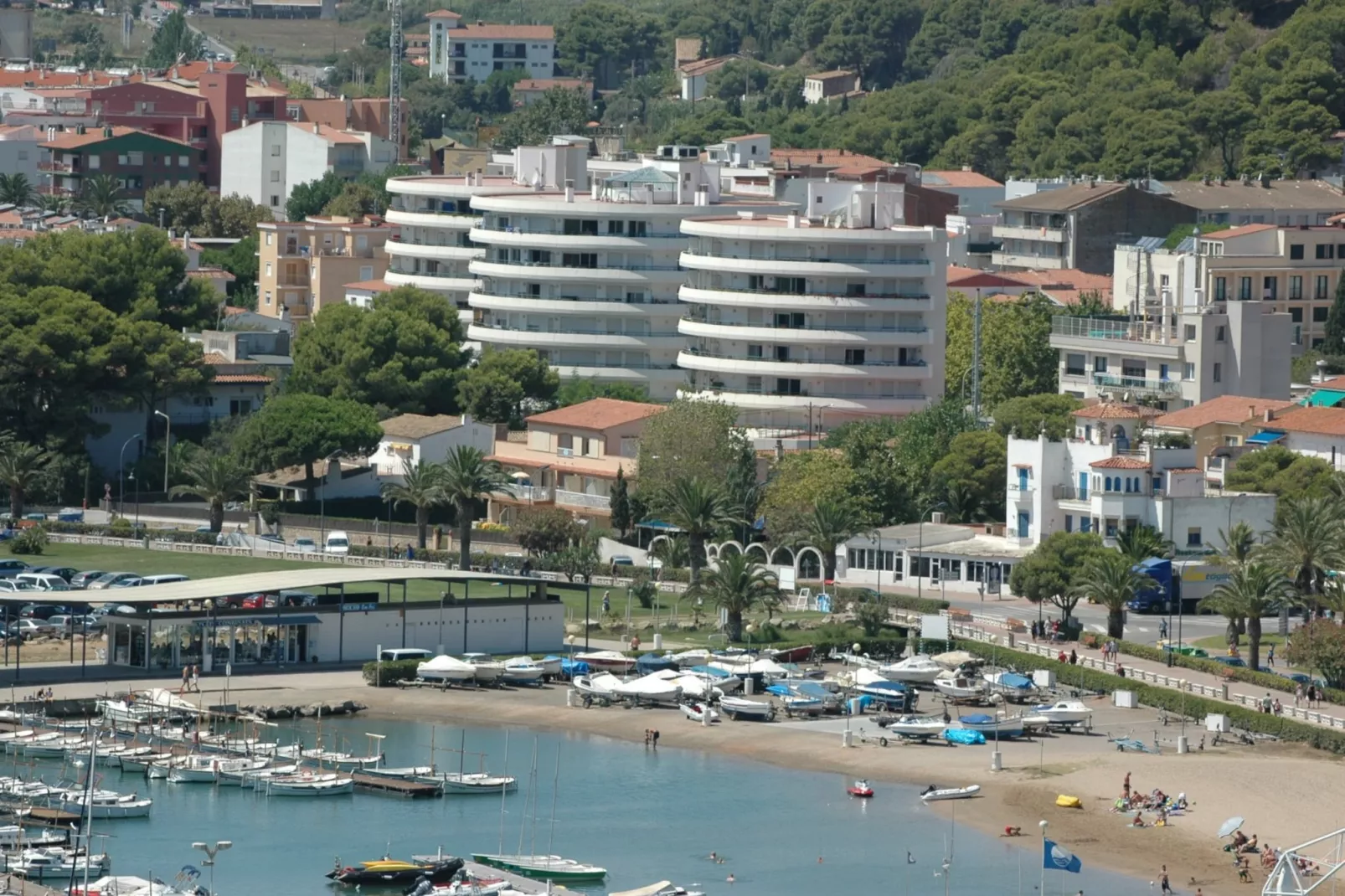 MEDES PARK I 2-7-Outdoor