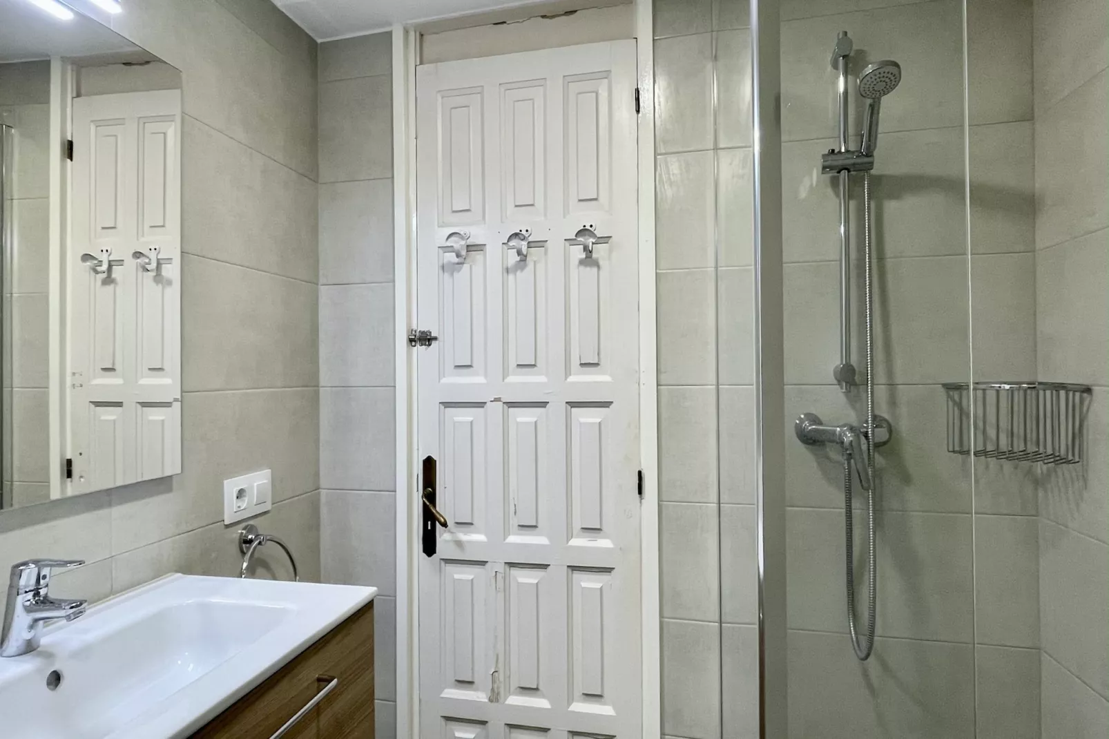ROCAMAURA II  2-9-Badezimmer