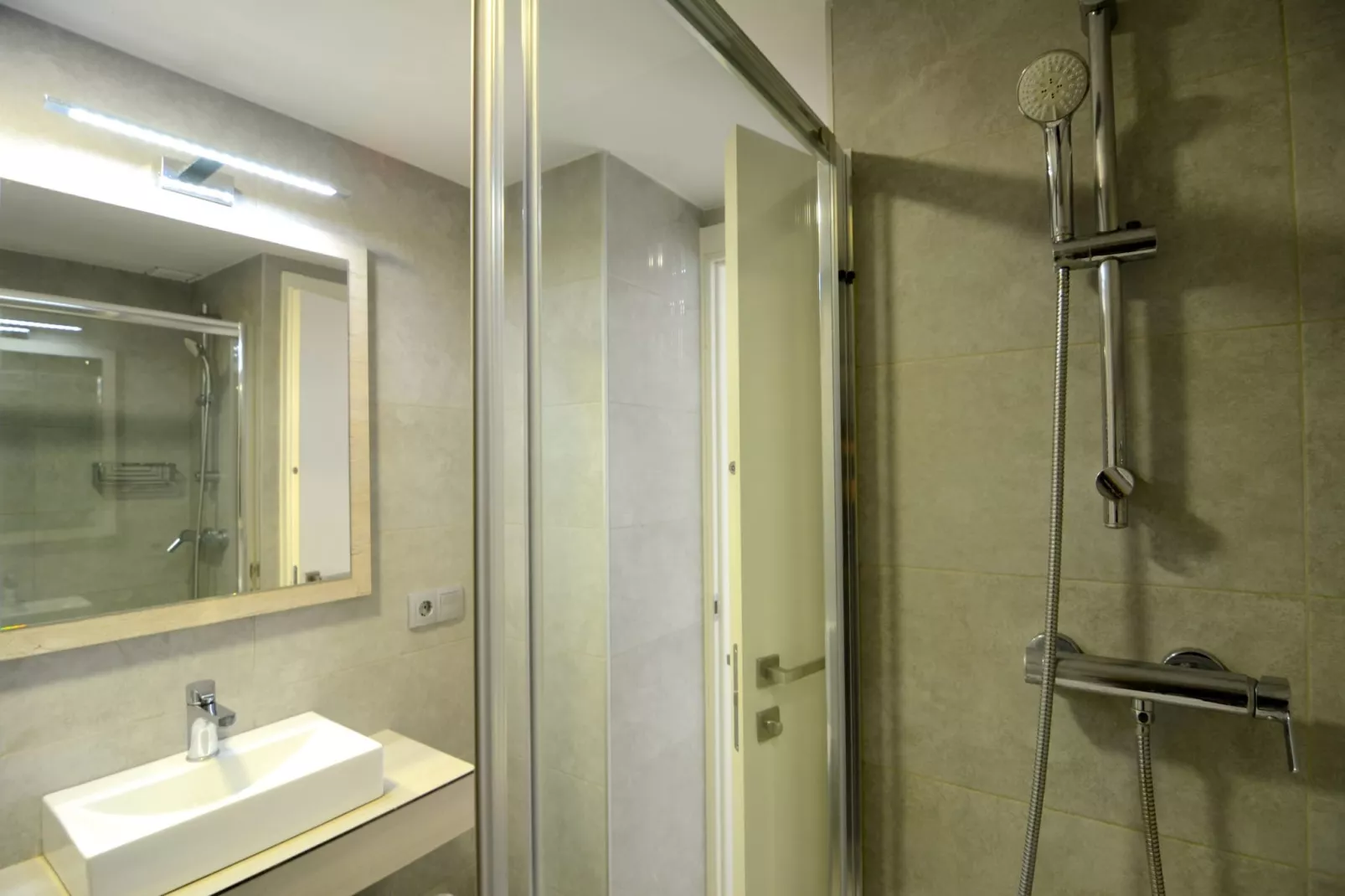 FESTASTAR 209-Bathroom