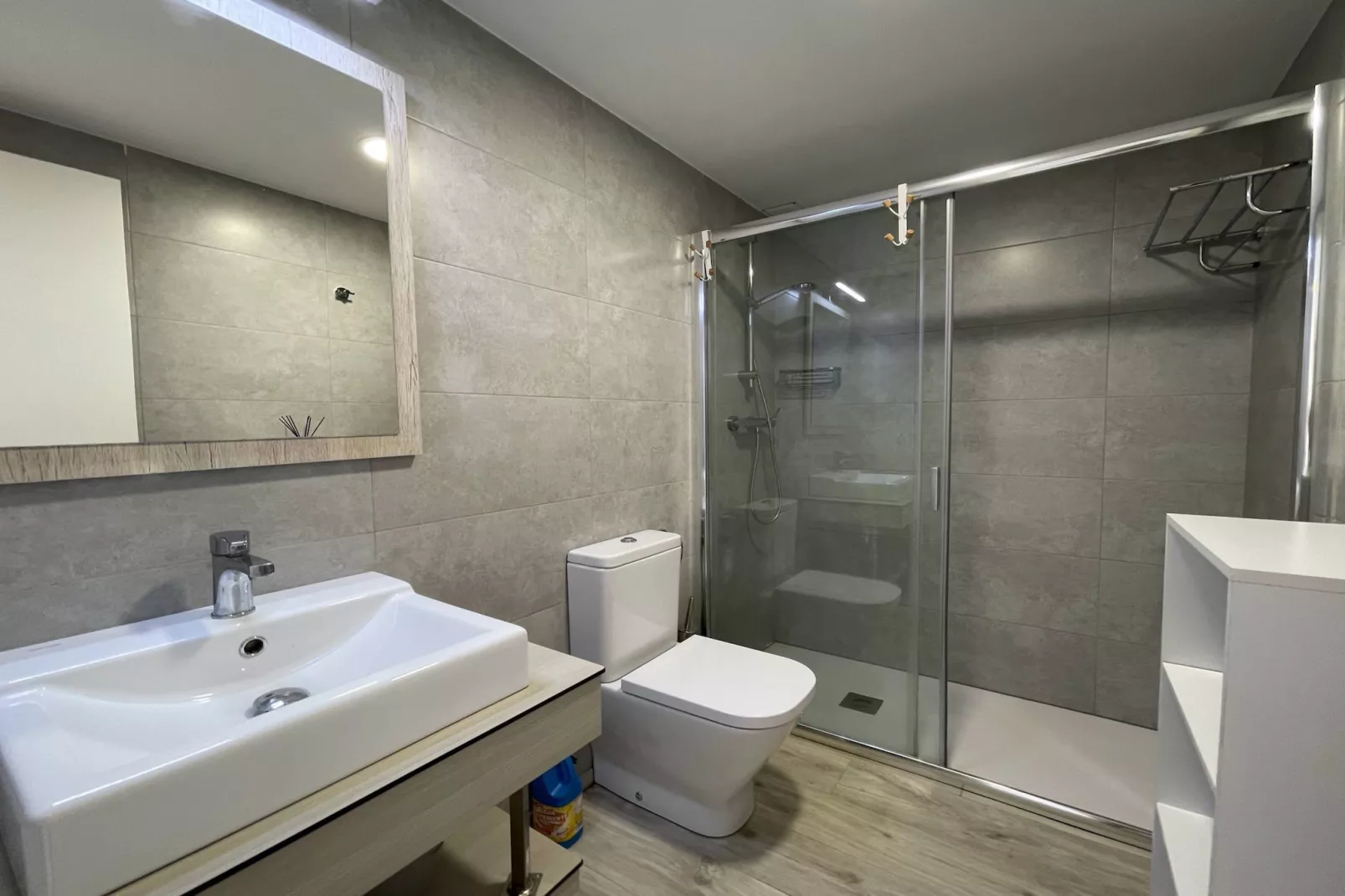 FESTASTAR 206-Bathroom