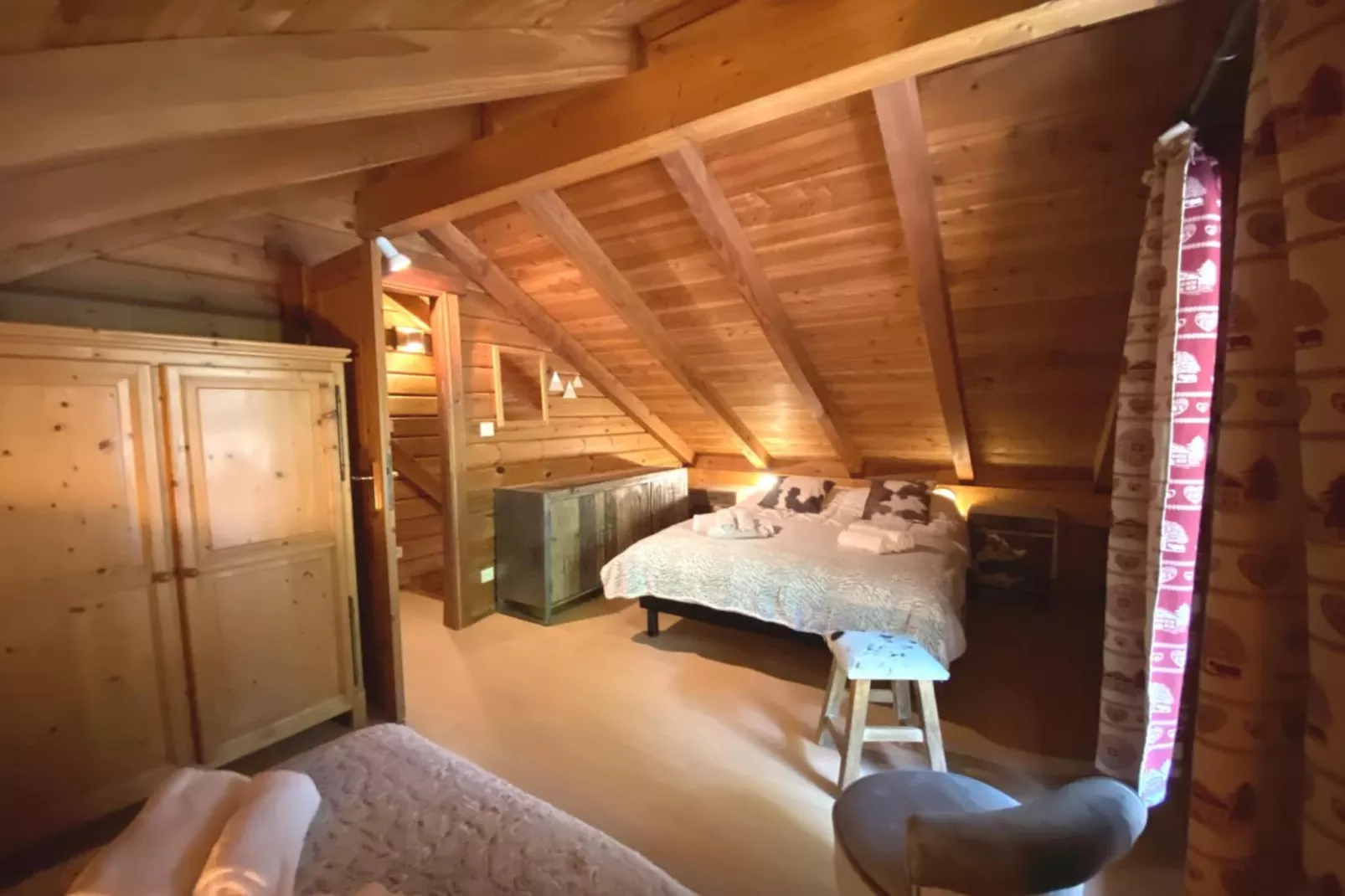 LE MONTAGNARD Chalet en bois-Bedroom