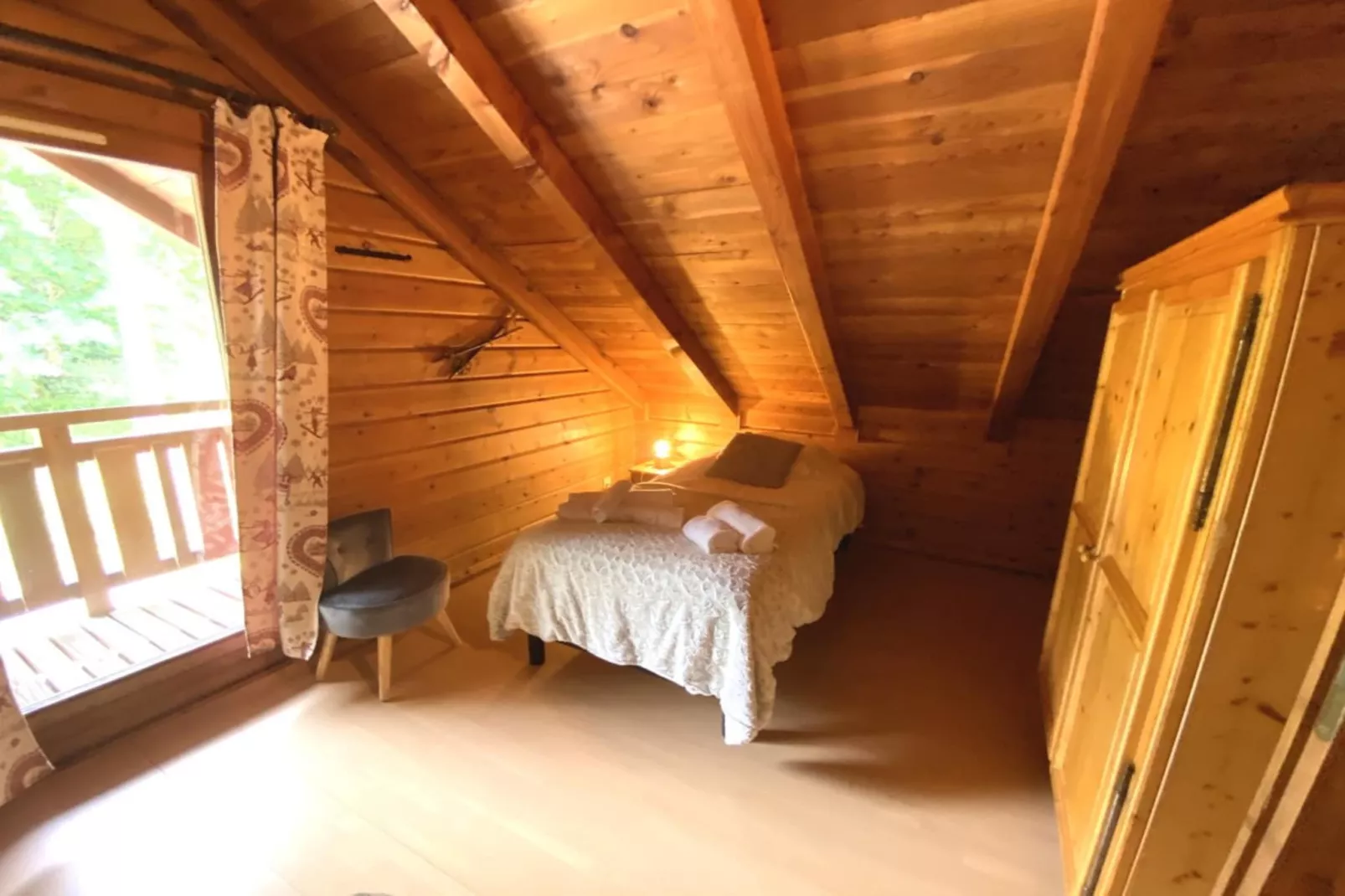 LE SKIEUR  Chalet en bois-Bedroom