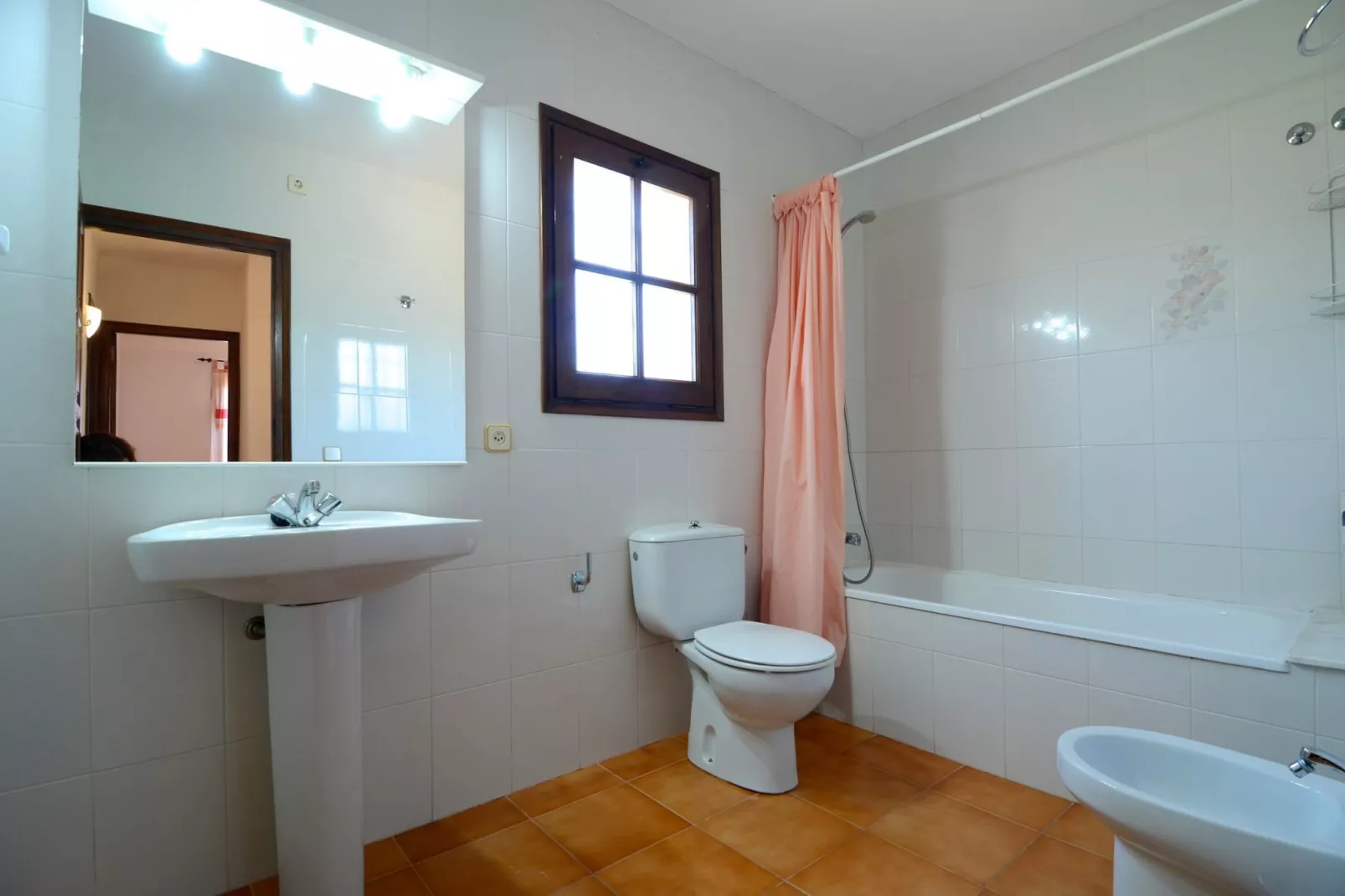 ANDORRA 2-Bathroom