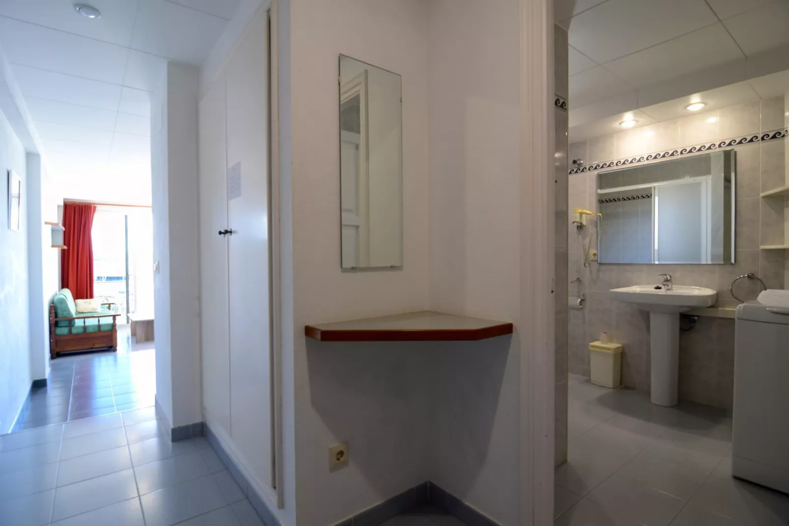 NAUTIC ESTUDI BX-4-Bathroom