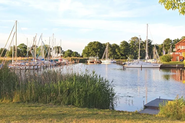 Hausboot Xenia-Gebiete Sommer 1 km
