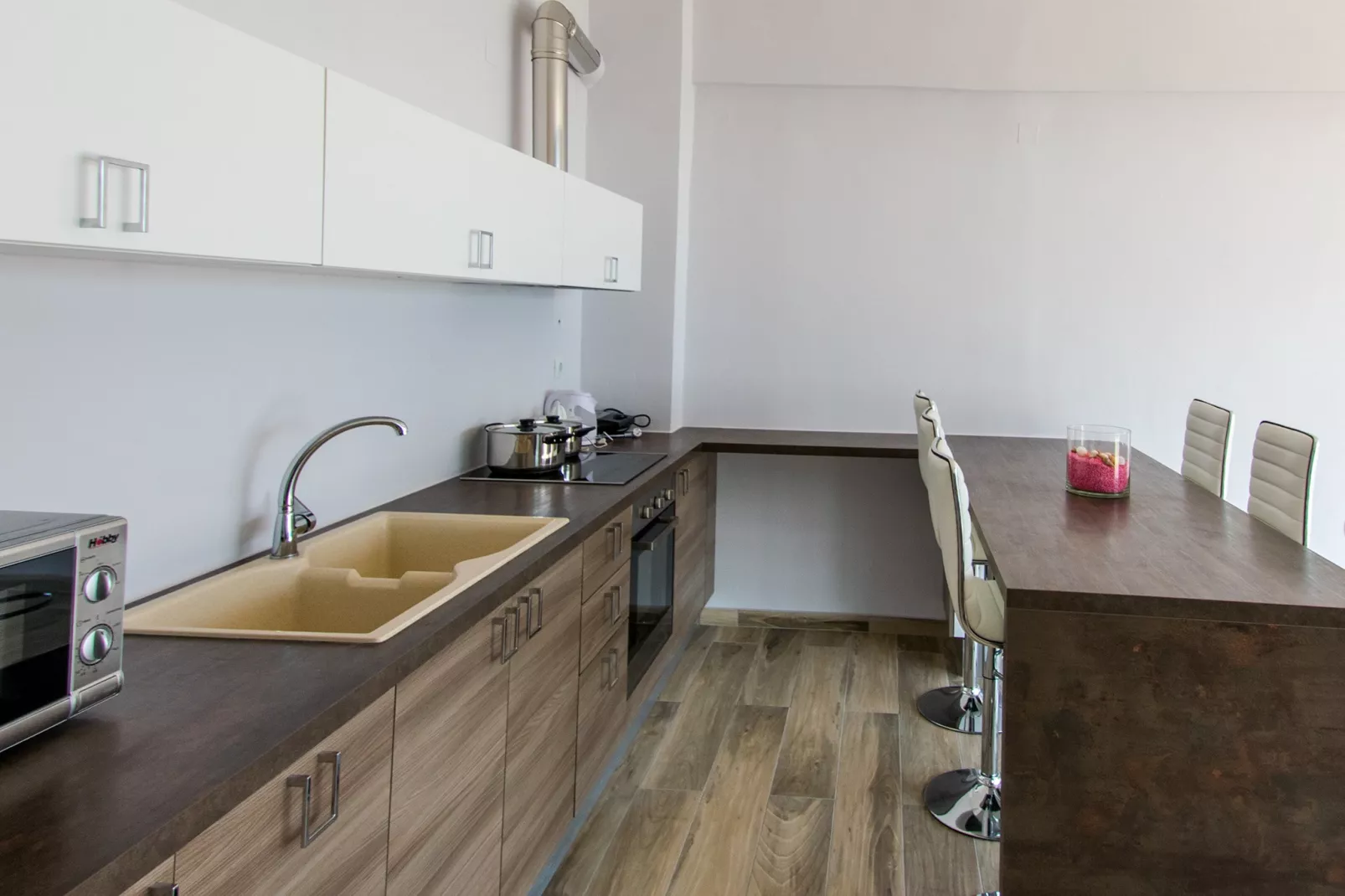 Mary Beach 1-Kitchen