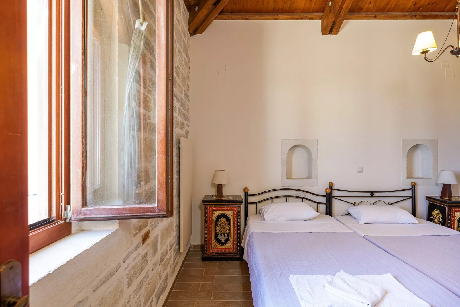 Mera-Bedroom