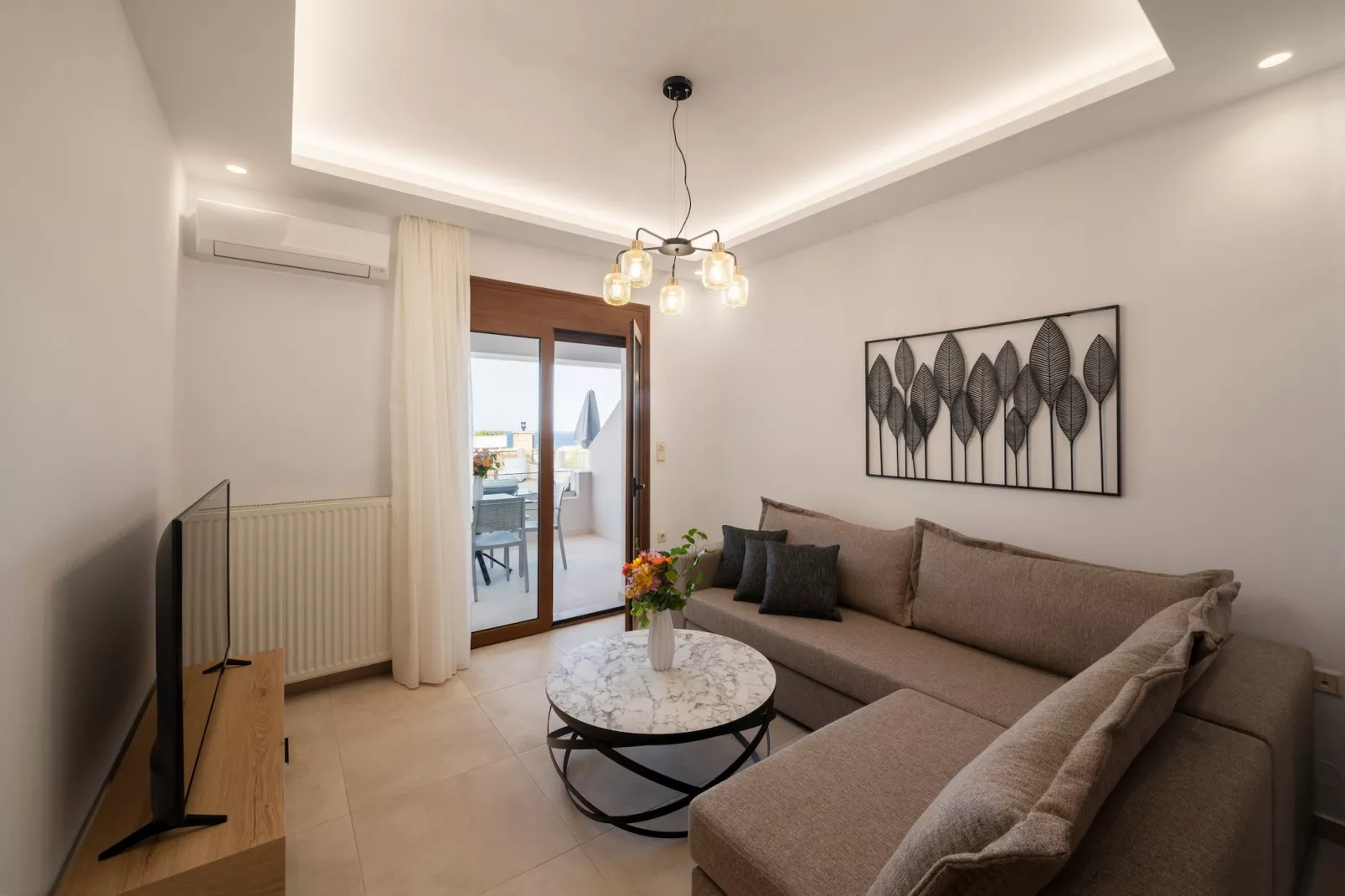 Zen Luxury Home-Living room