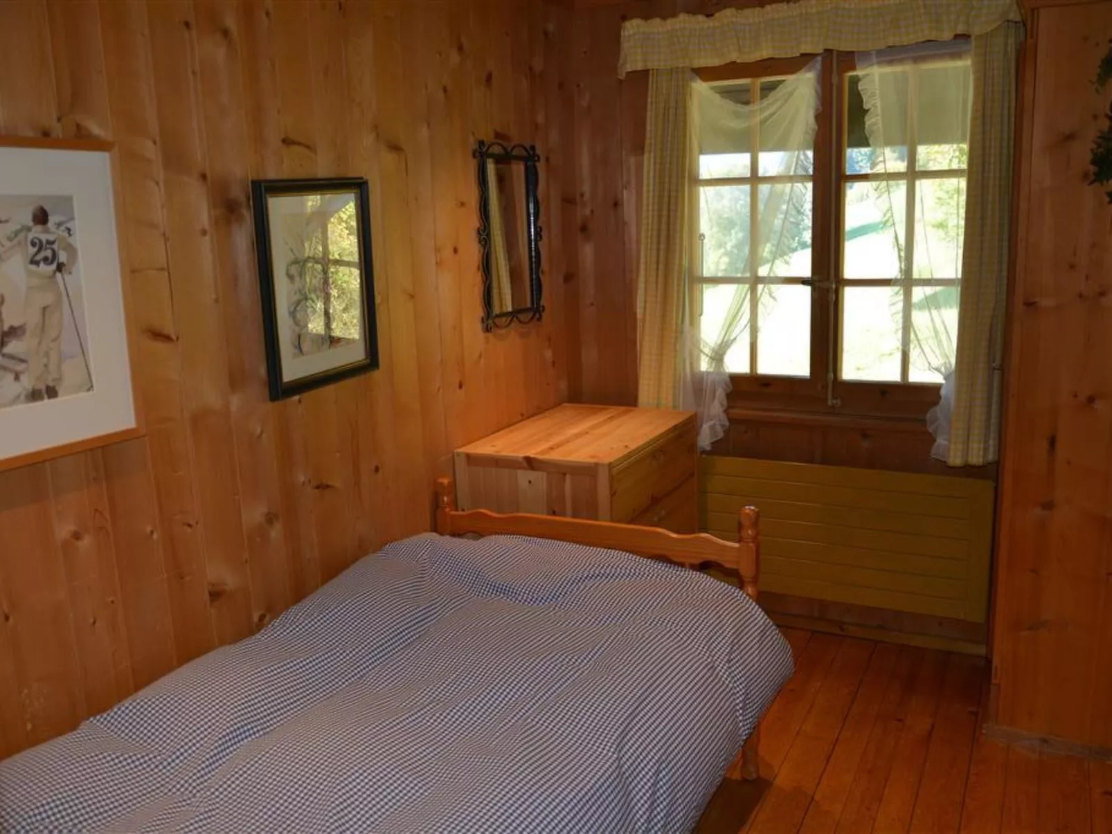 La Ruche, Chalet-Inside