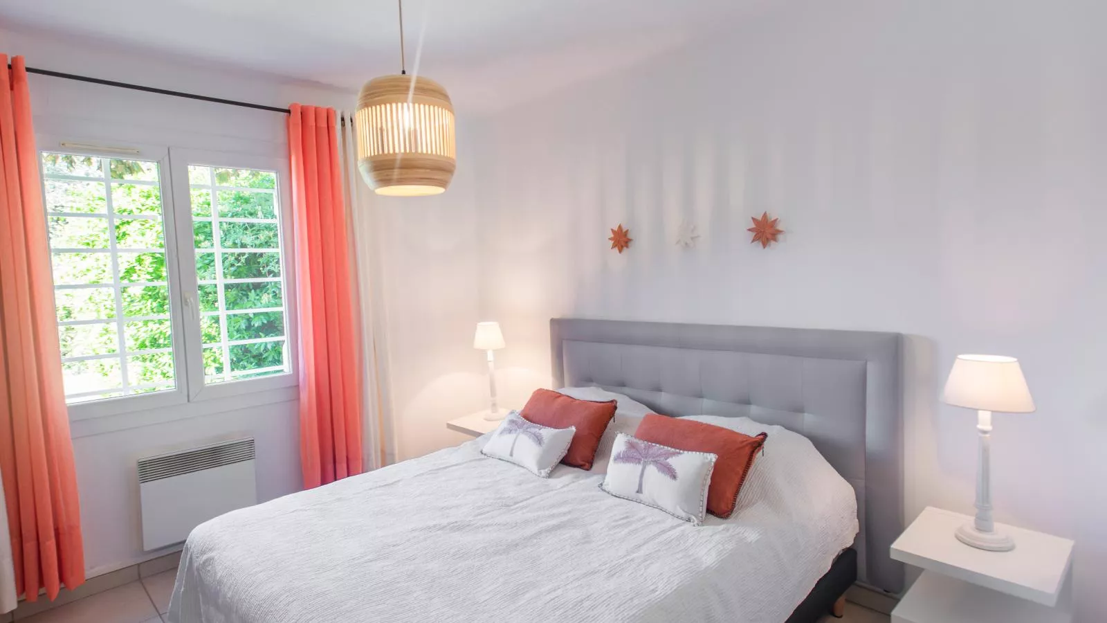 Les Romarins-Bedroom