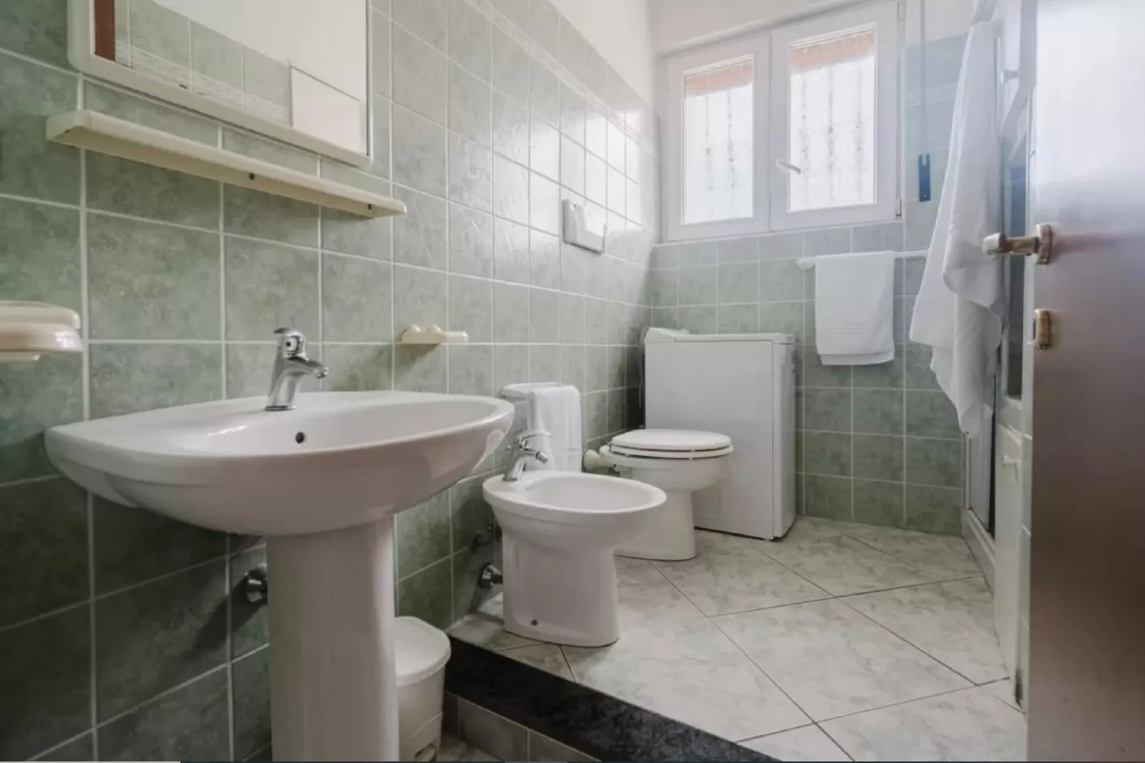 IL DELFINO-Bathroom