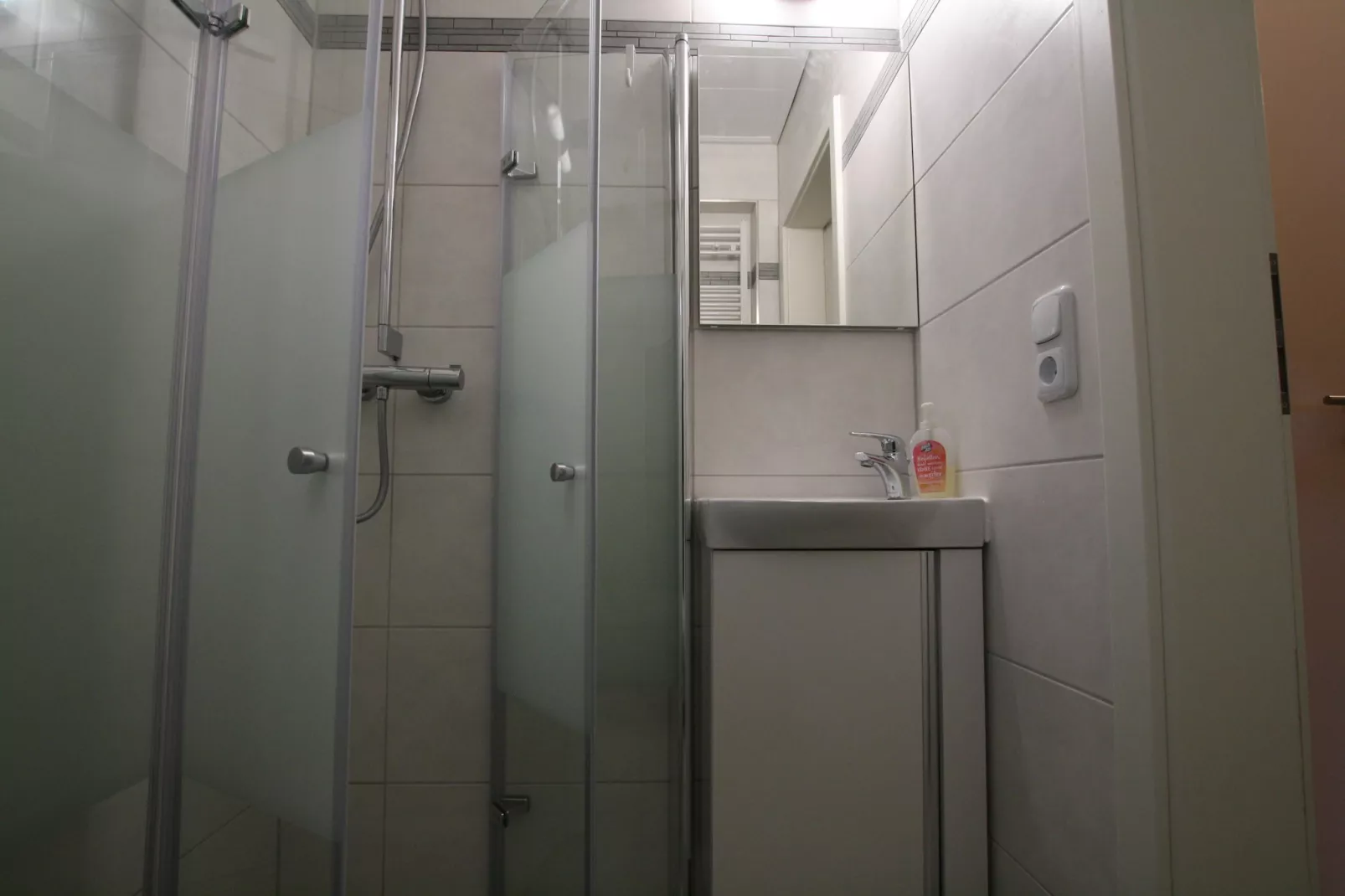Ferienhäuschen in Schwerin-Bathroom