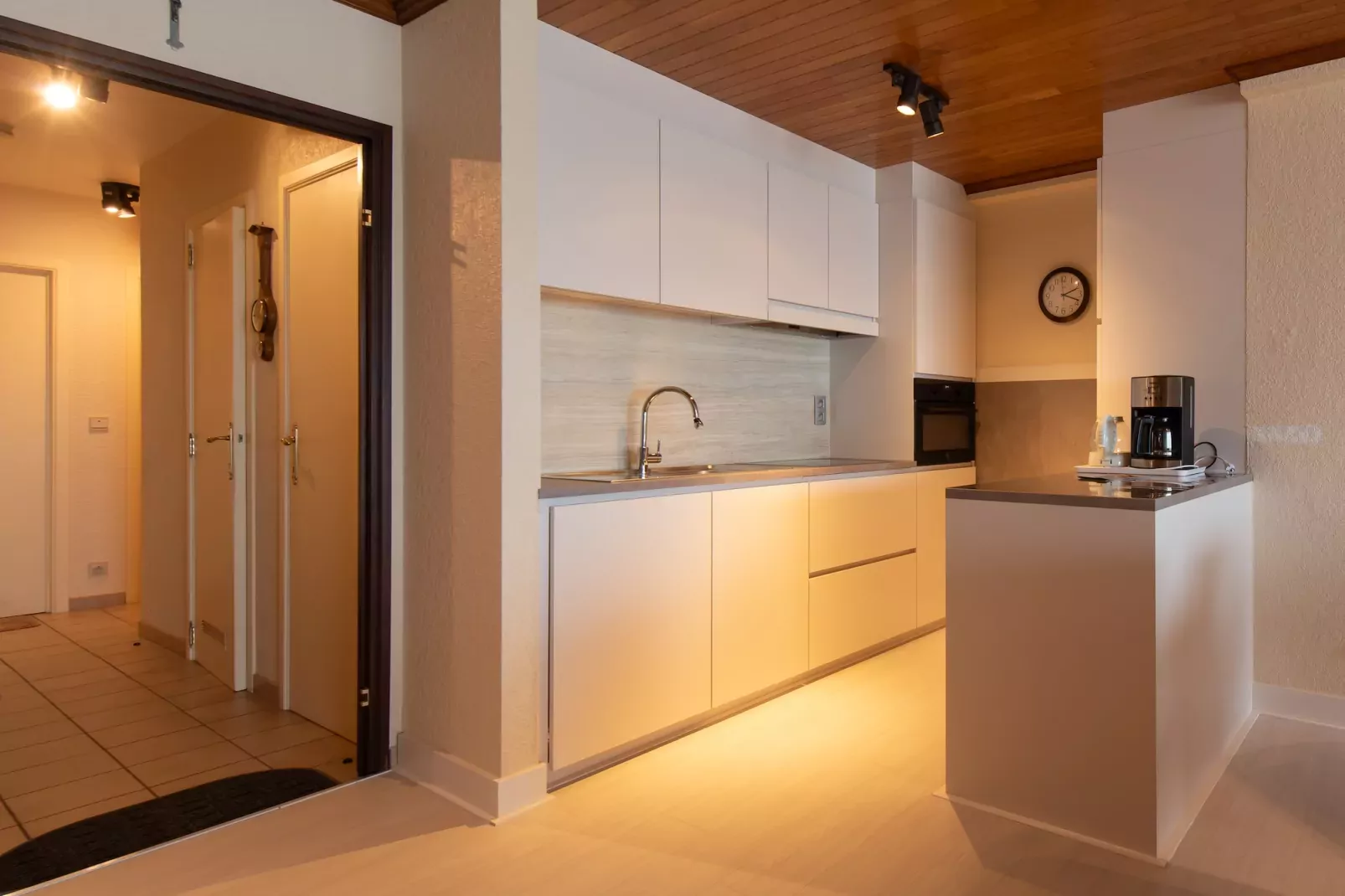 ZANDBK2 0702/ 7B-Kitchen