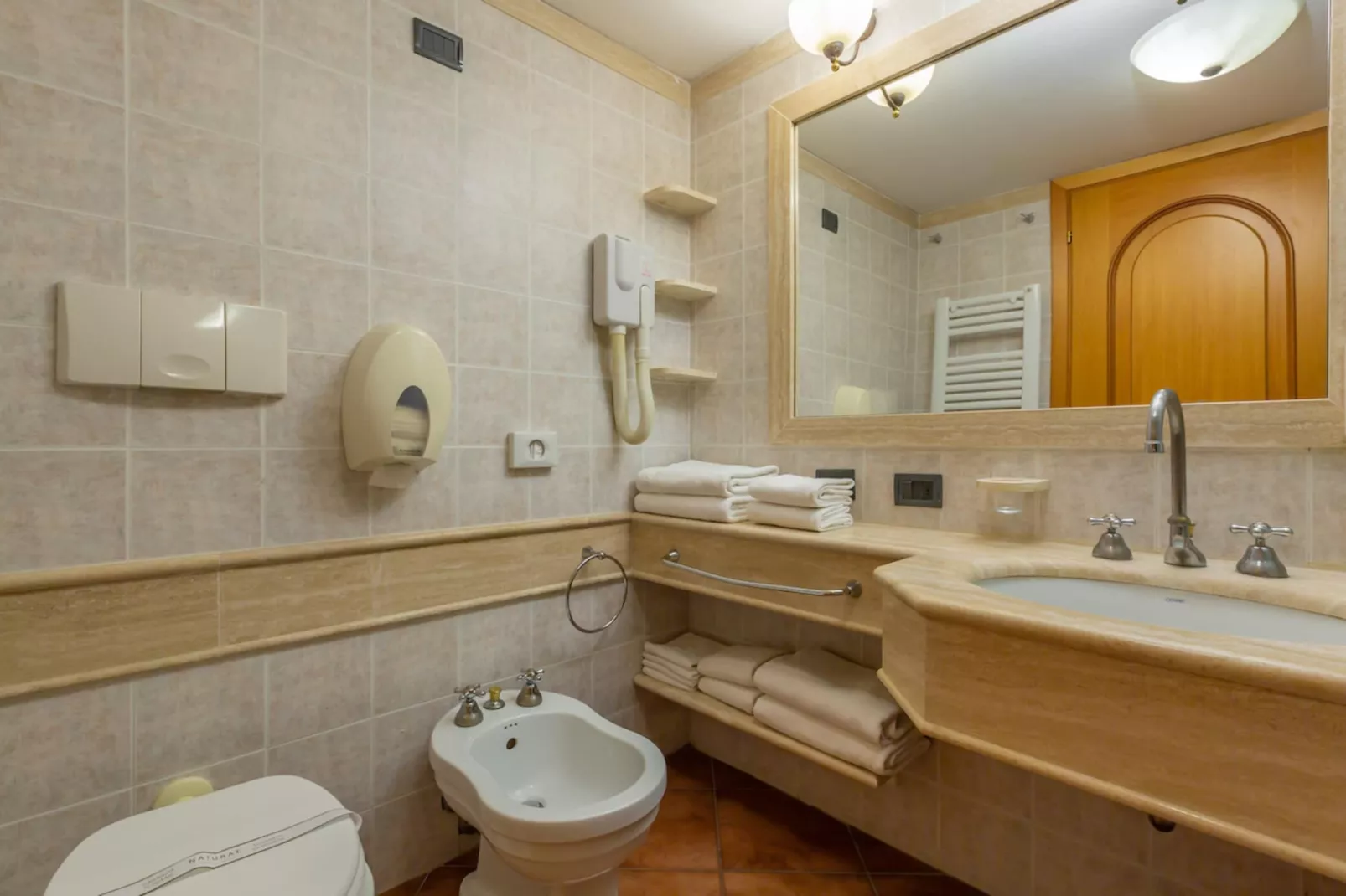 Bilocale vista giardino 105-Bathroom