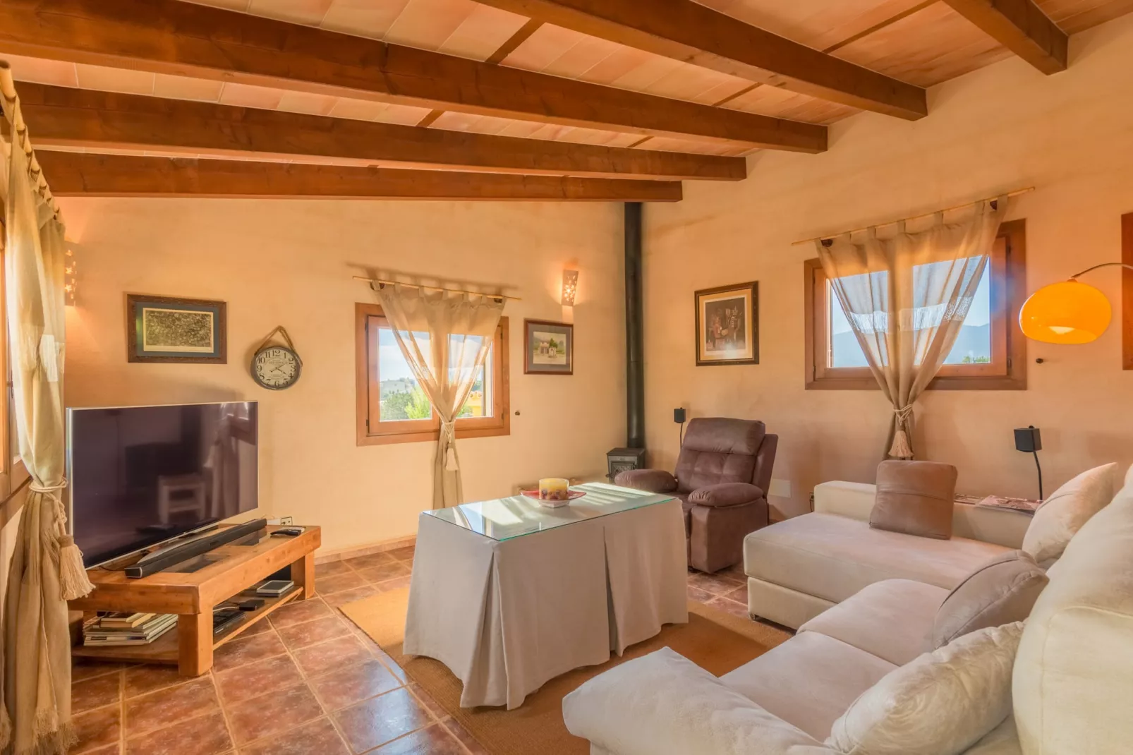 Sa Tanqueta Rustica, Finca 5StarsHome Mallorca-Living room