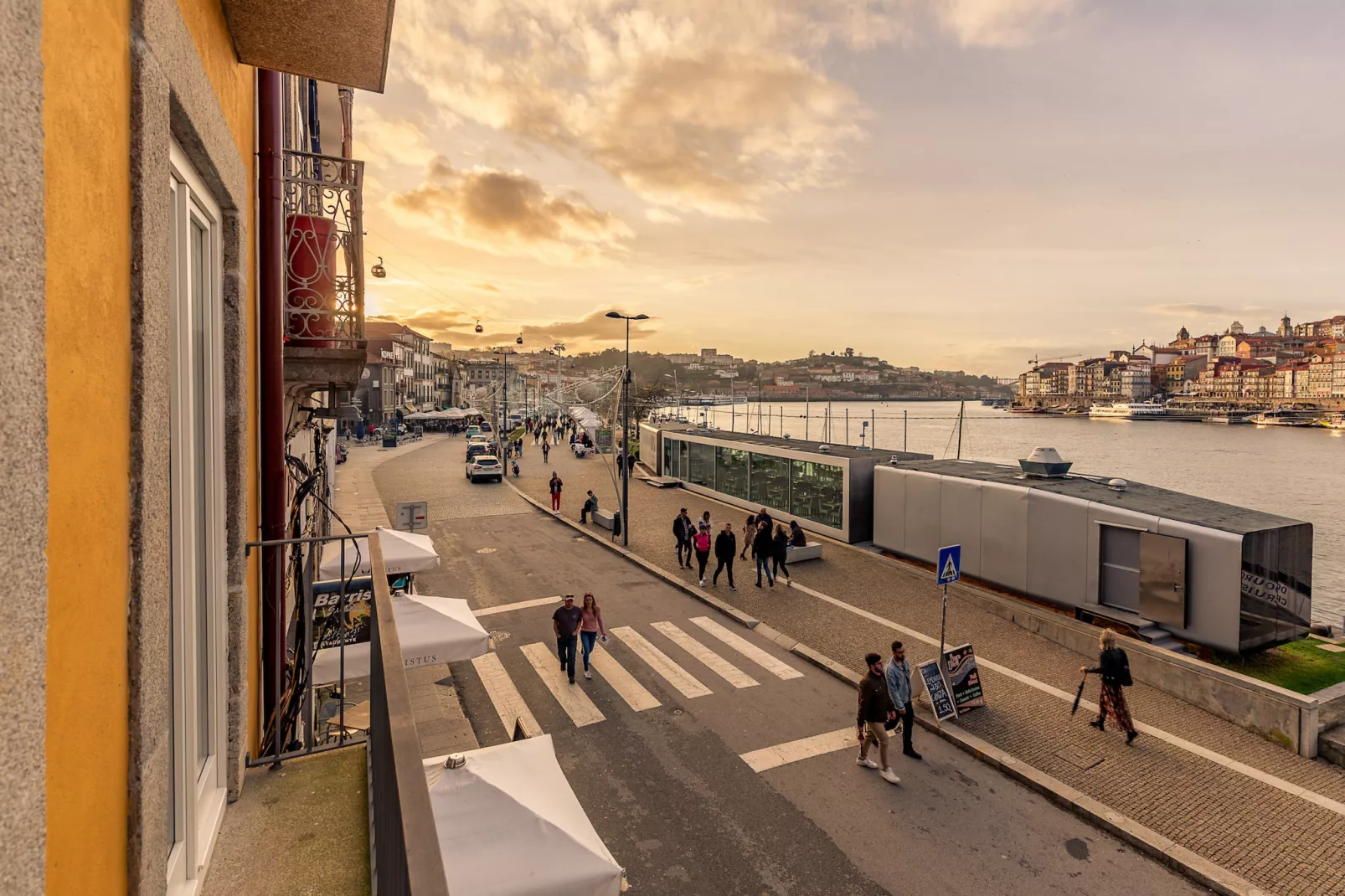 YOUROPO - Ribeira Gaia 1-Terrace balcony