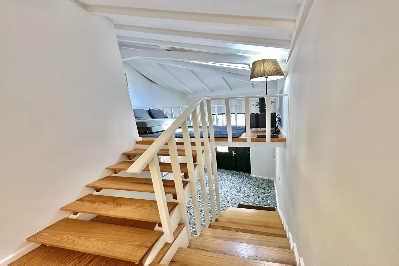 YOUROPO - Typical House 3-Landing