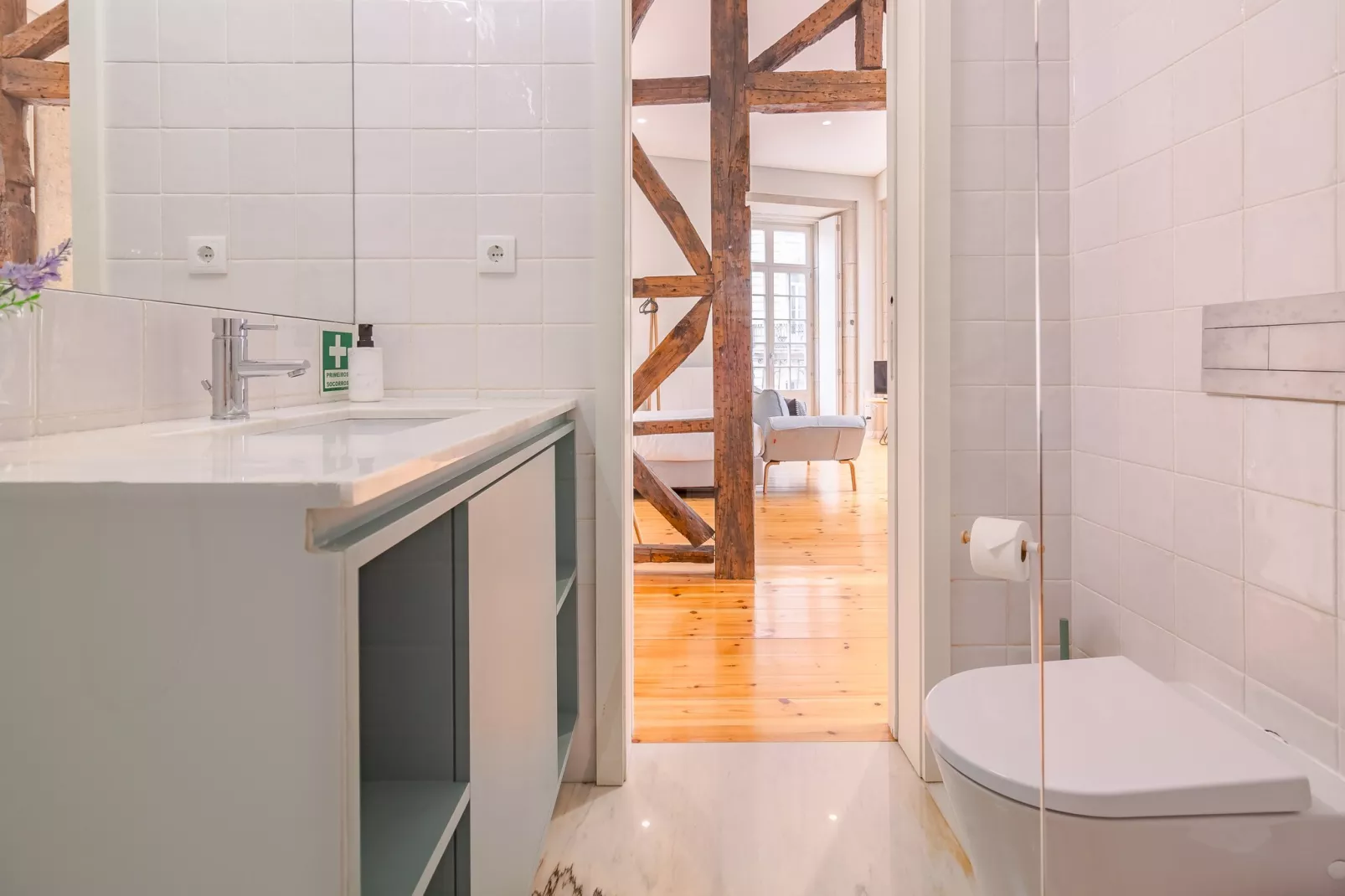 YOUROPO - City Center 2-Bathroom