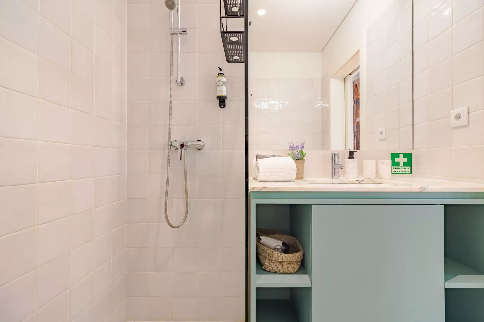 YOUROPO - City Center 4-Bathroom