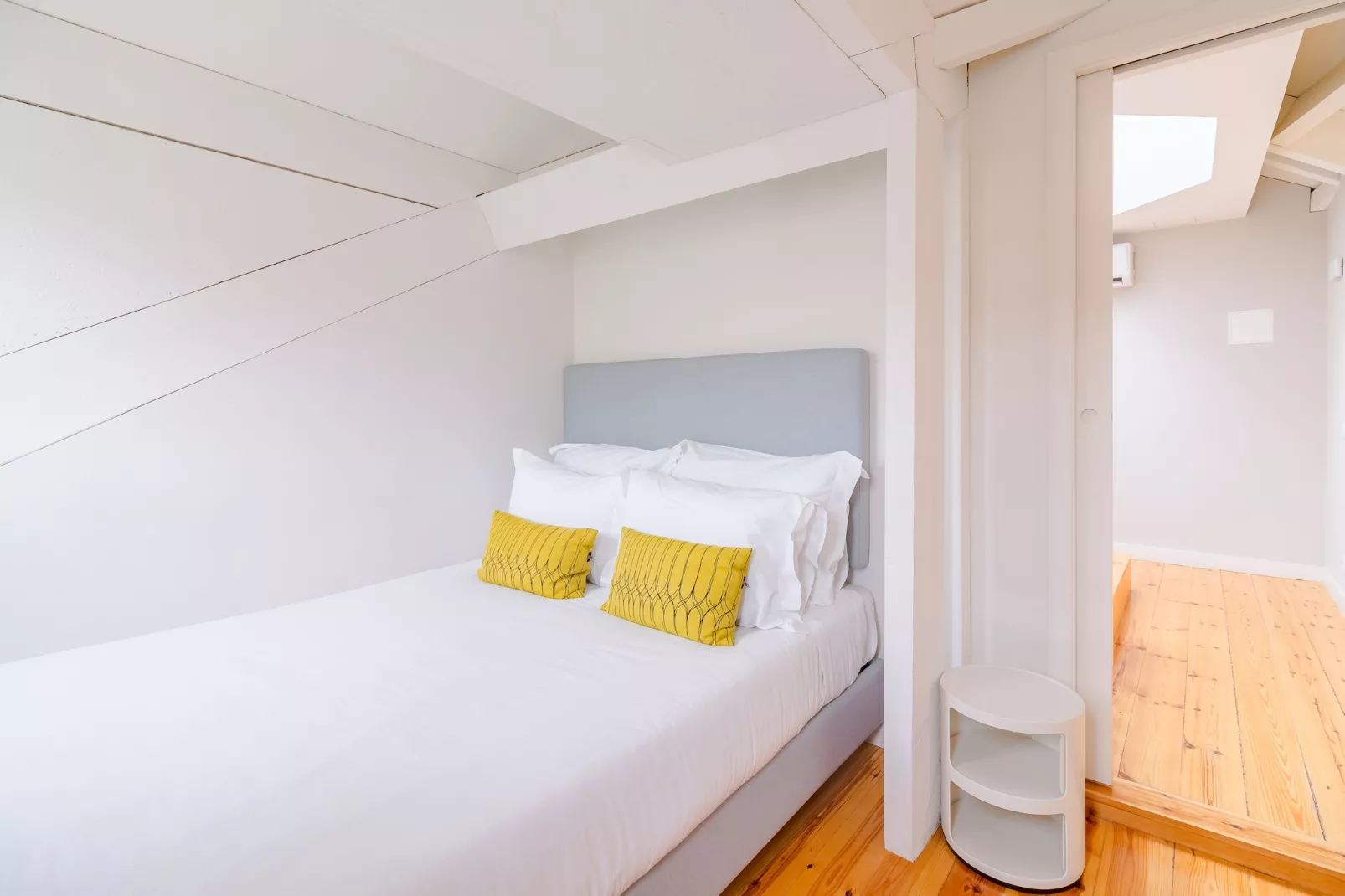 YOUROPO - City Center 5-Schlafzimmer