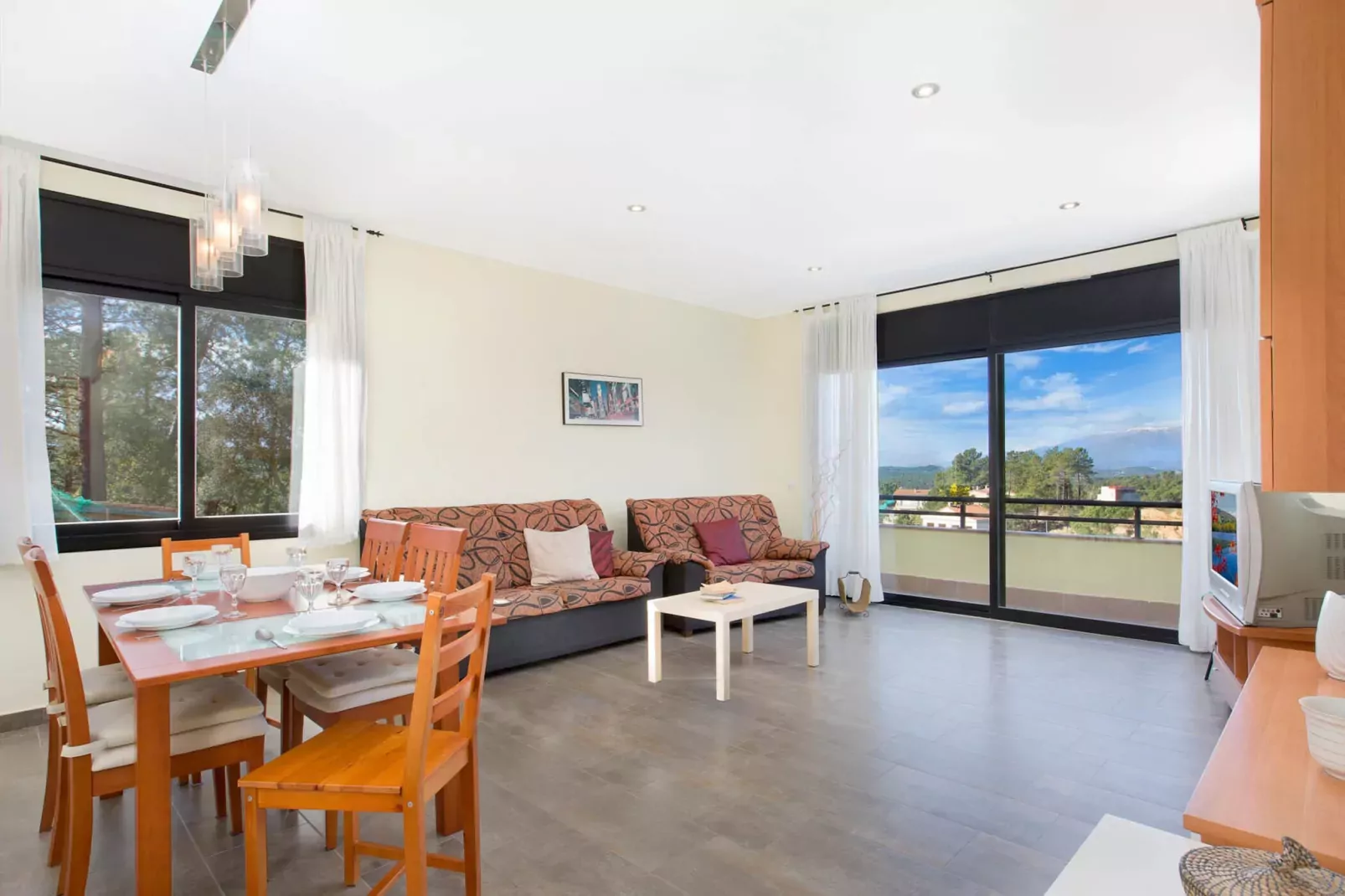 Camelia-Dining room