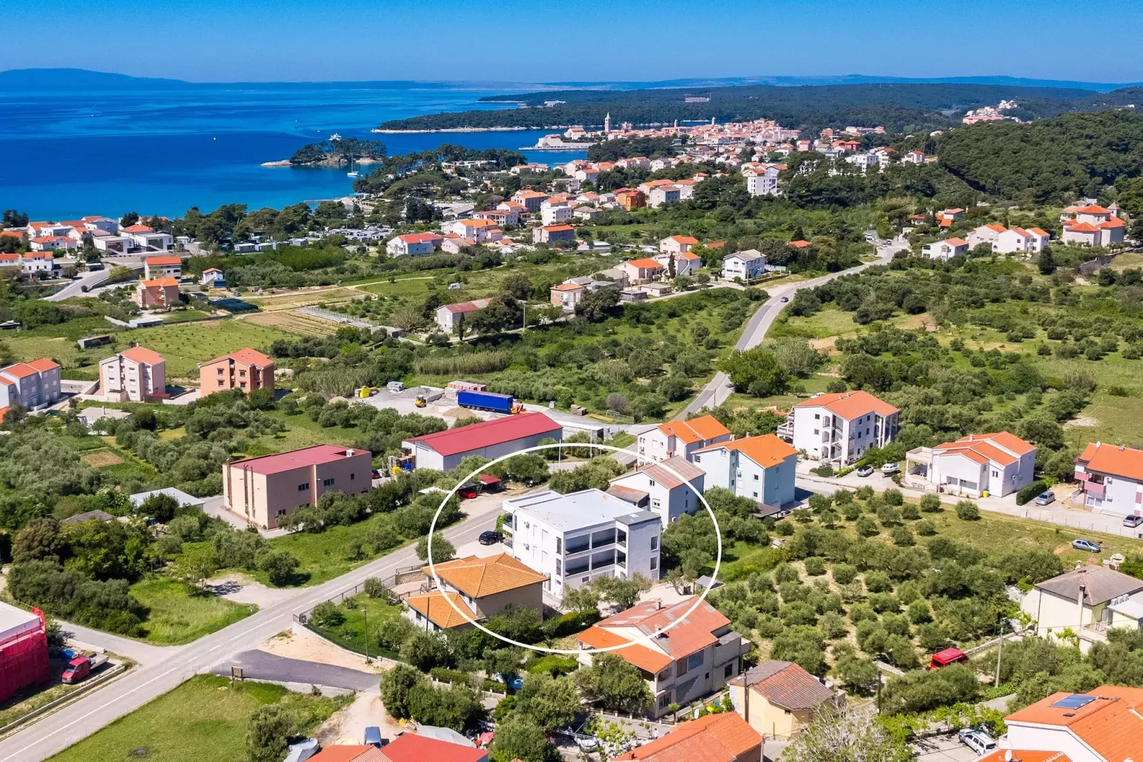 Max - Two Bedroom Apt with Balcony and Sea View-Areas summer 5km