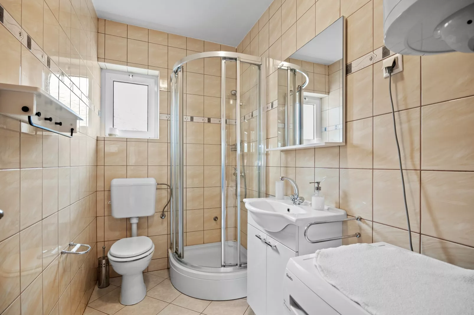 Apartments Neda - Two Bedroom Apartment Ruzmarin-Bathroom