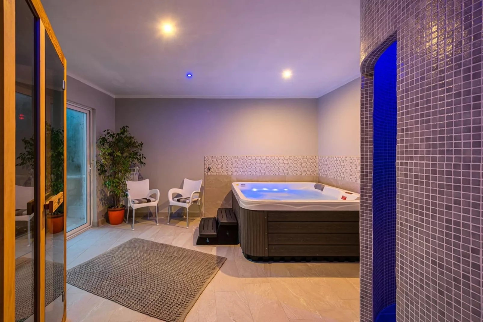 Lara 8 - Shared Pool, Sauna, Jacuzzi-Installations