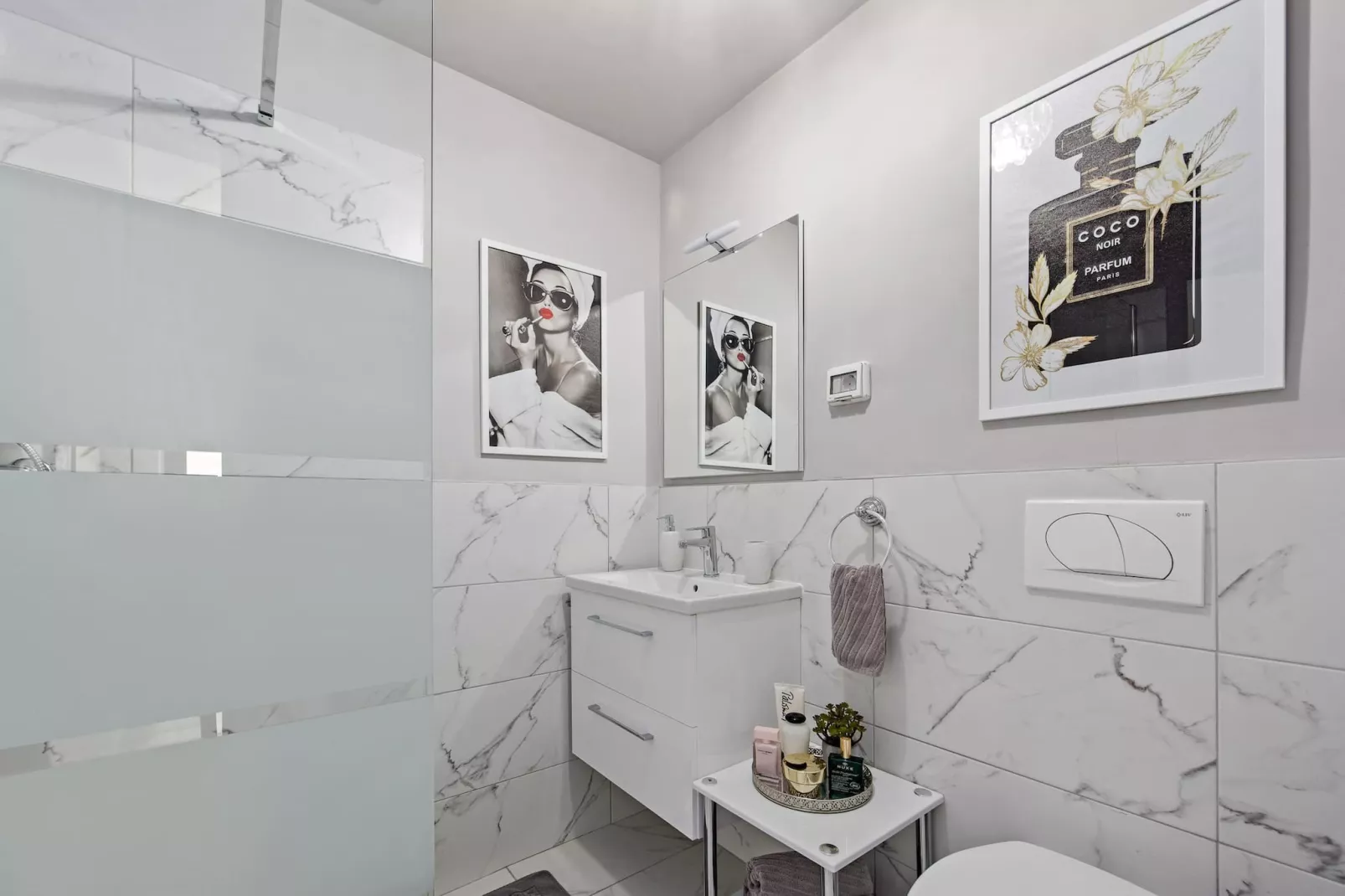 Lady M Gold - Balcony and Sea View-Bathroom