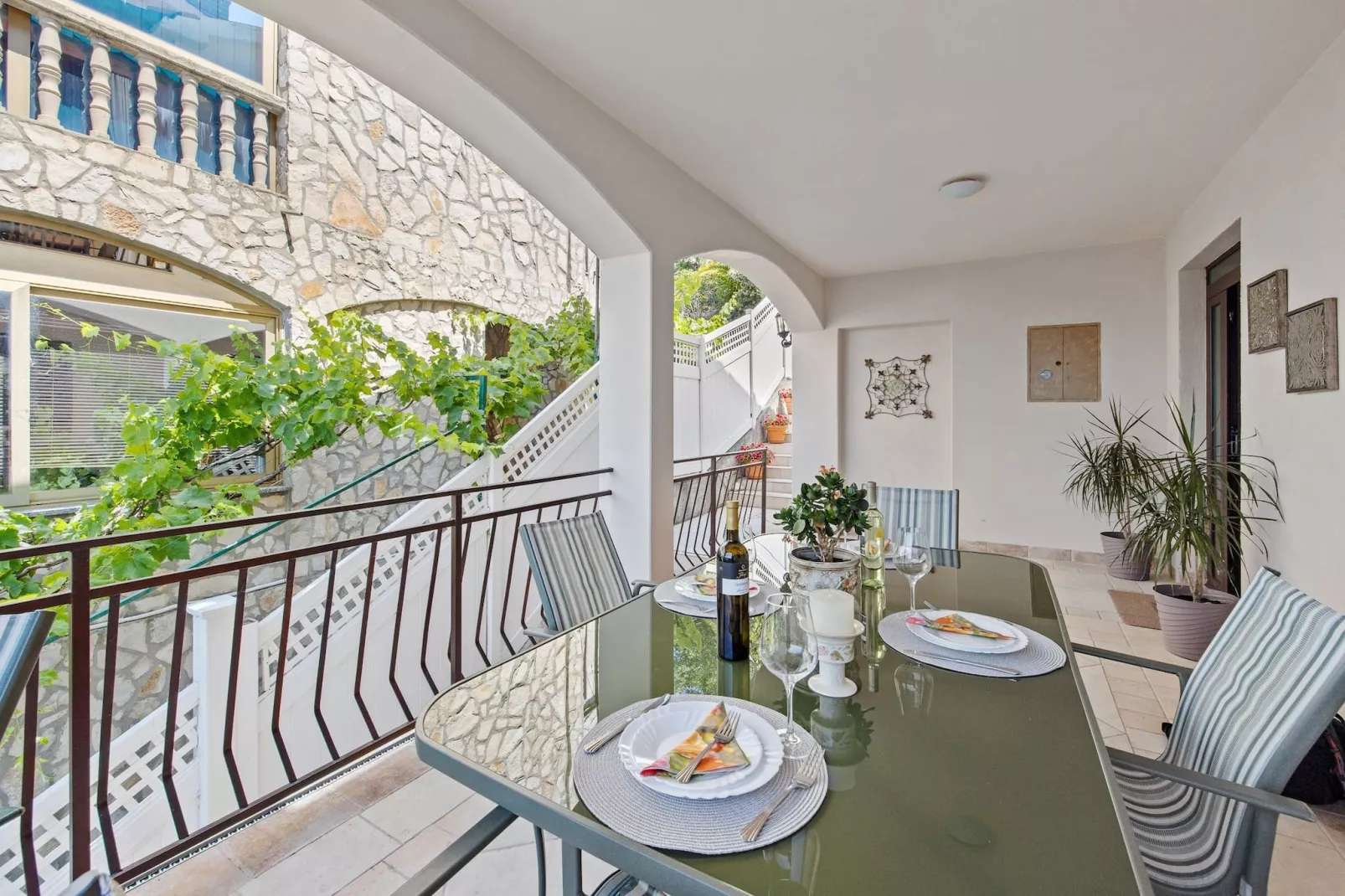 Lady M White - Balcony and Sea View-Terrace balcony