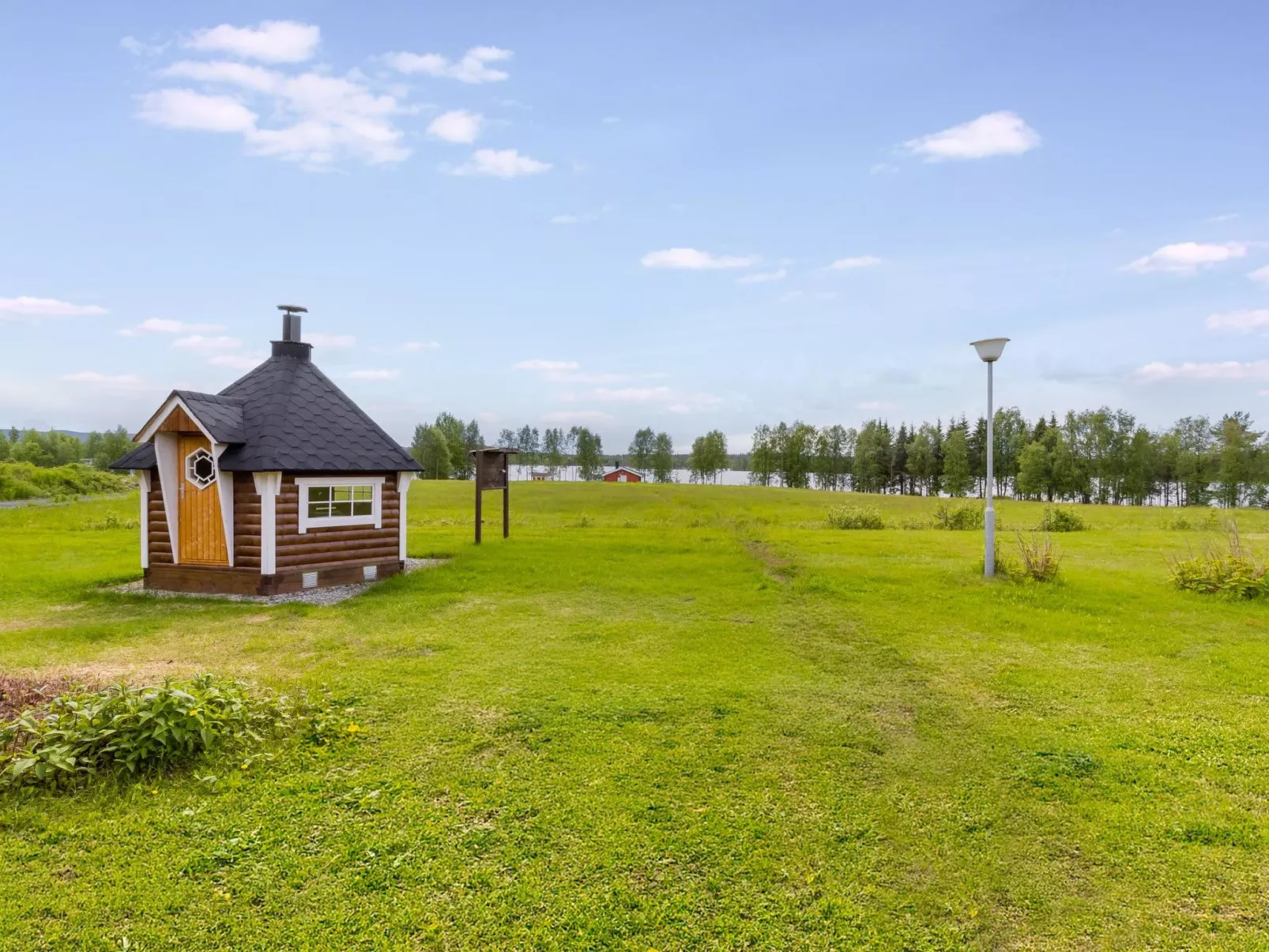 Ruka-kitkan käki-Outside