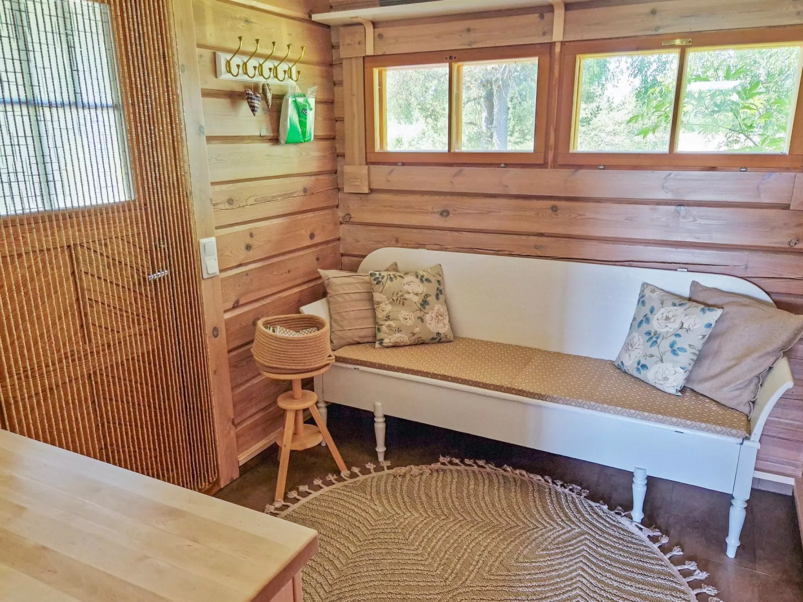 Annas beach-Inside