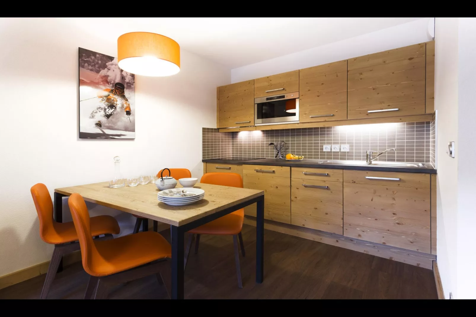 LES MENUIRES_S12V-Kitchen
