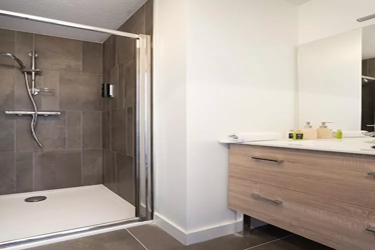 Le Hameau de barthelemy-A38S-Salle de bain