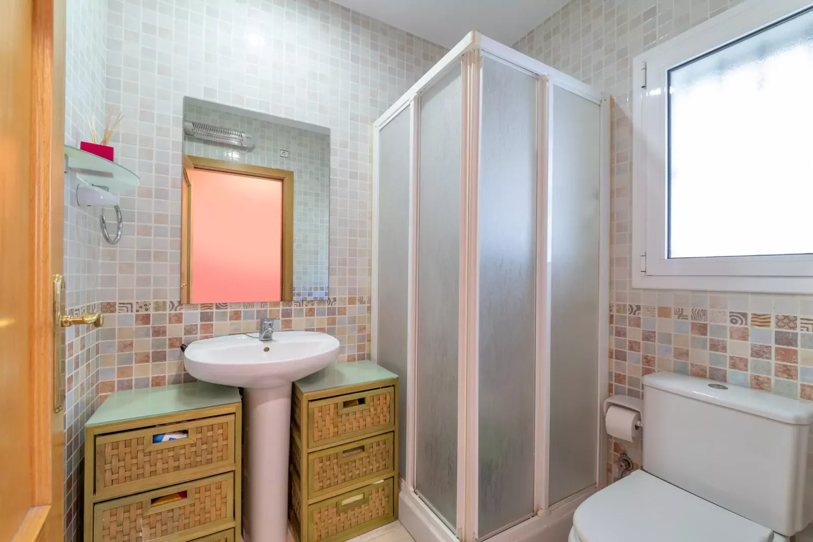 Amelia-Bathroom