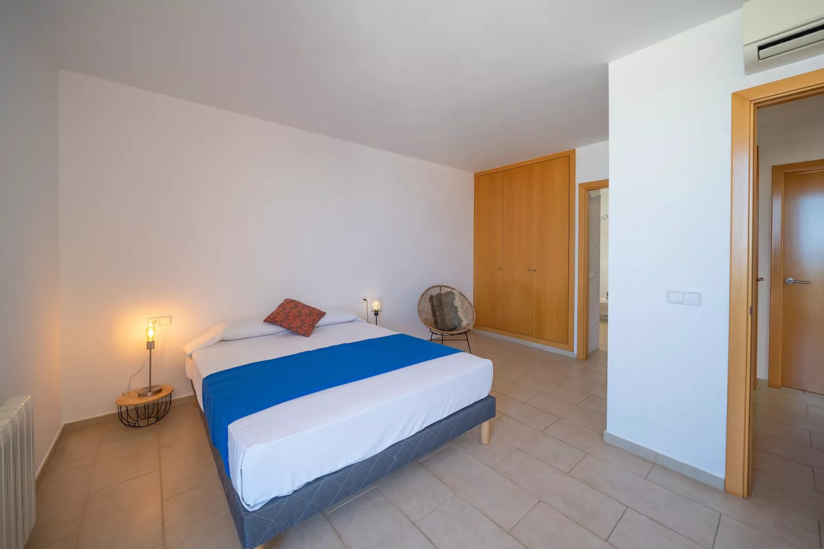 Illa-Bedroom