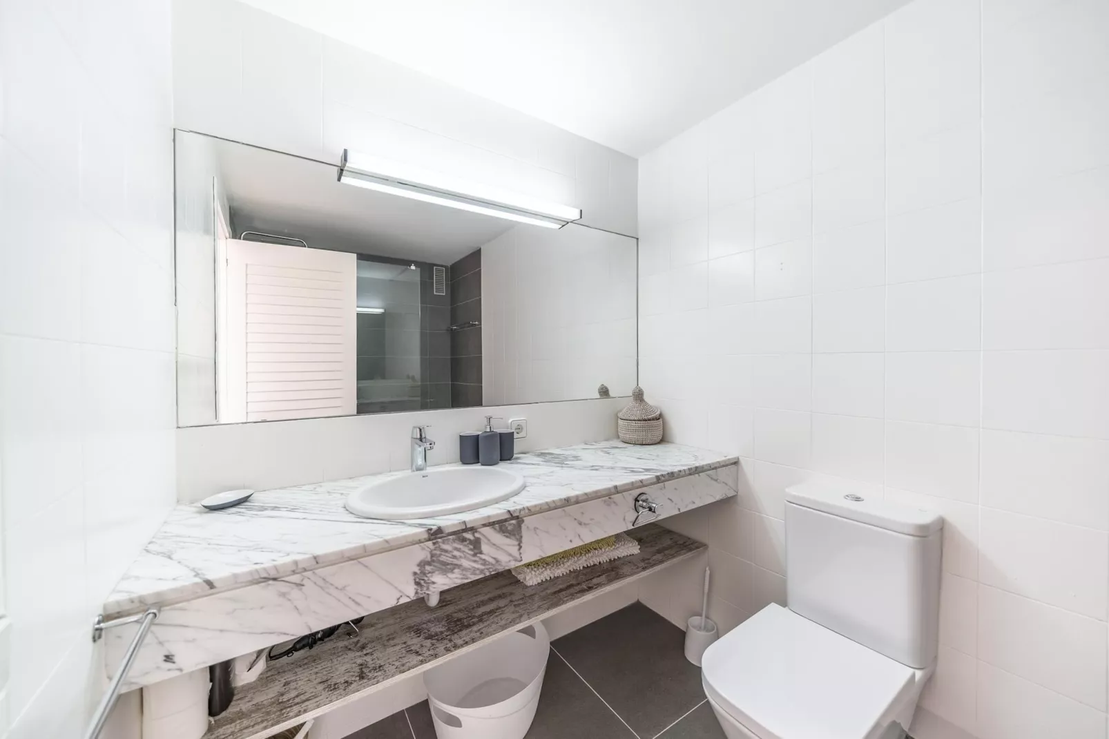 Georgina-Bathroom