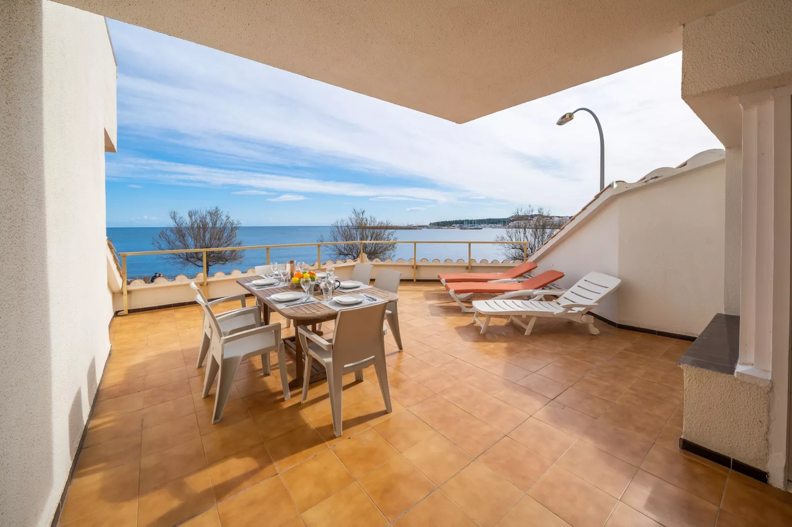 Patricia-Terrace balcony
