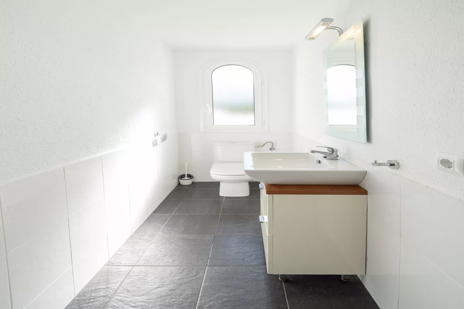 Sharon-Bathroom