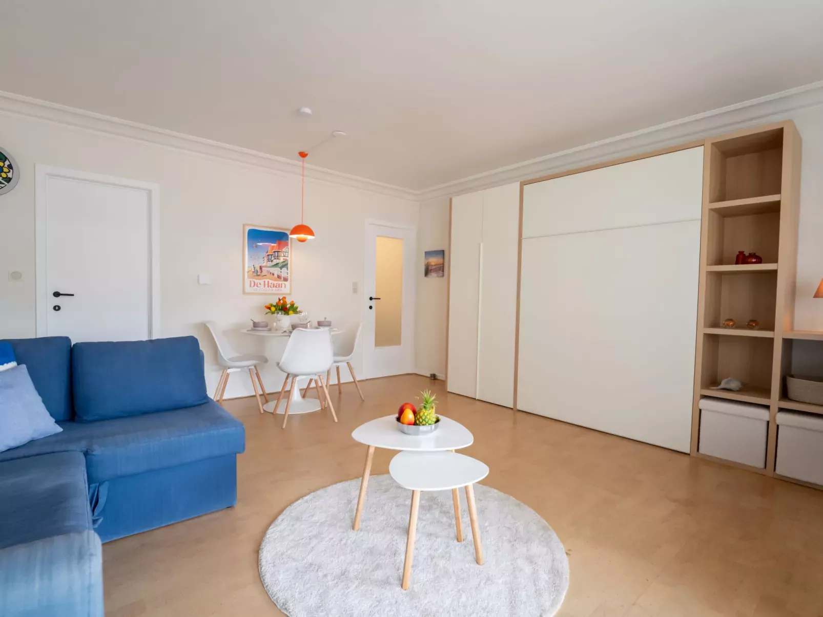 Cosy @ the beach studio with pool-Inside