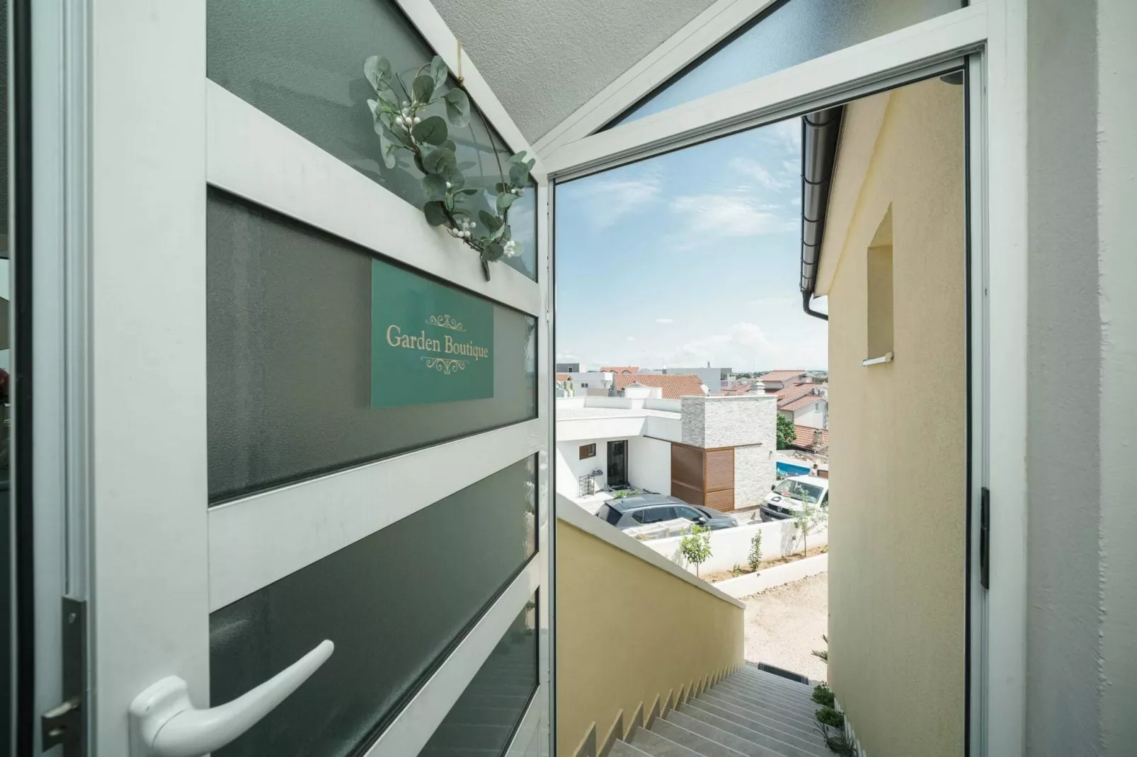 Garden Boutique Apartments - Silver-Palier