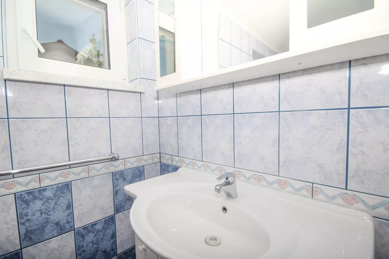 Apartment Mara - two bedroom apartment-Bathroom