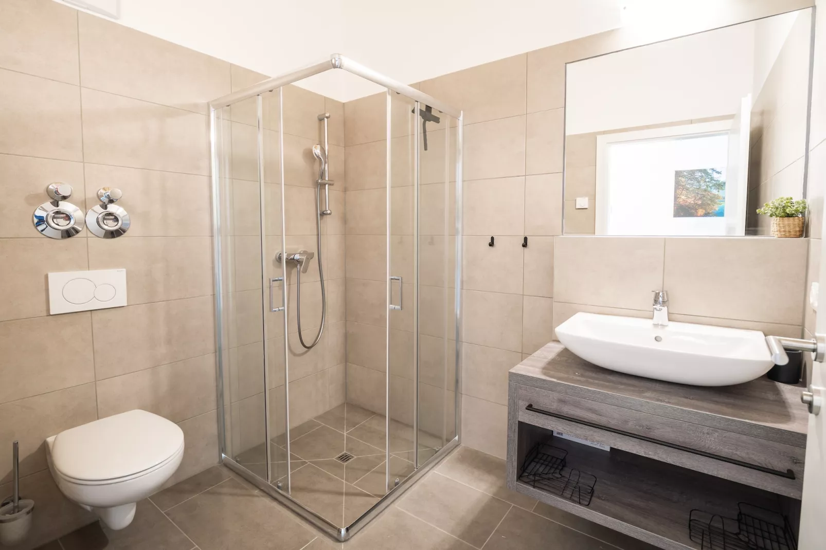 Superior Penthouse Three-bedroom Apartment – KA3PS-Badezimmer