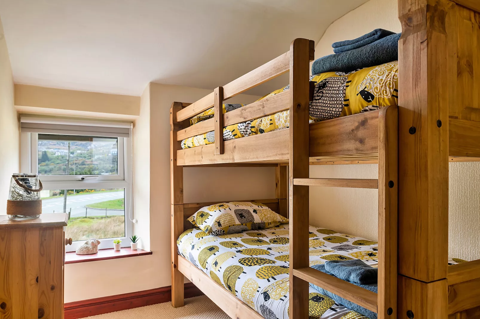 Maes Neuadd-Bedroom