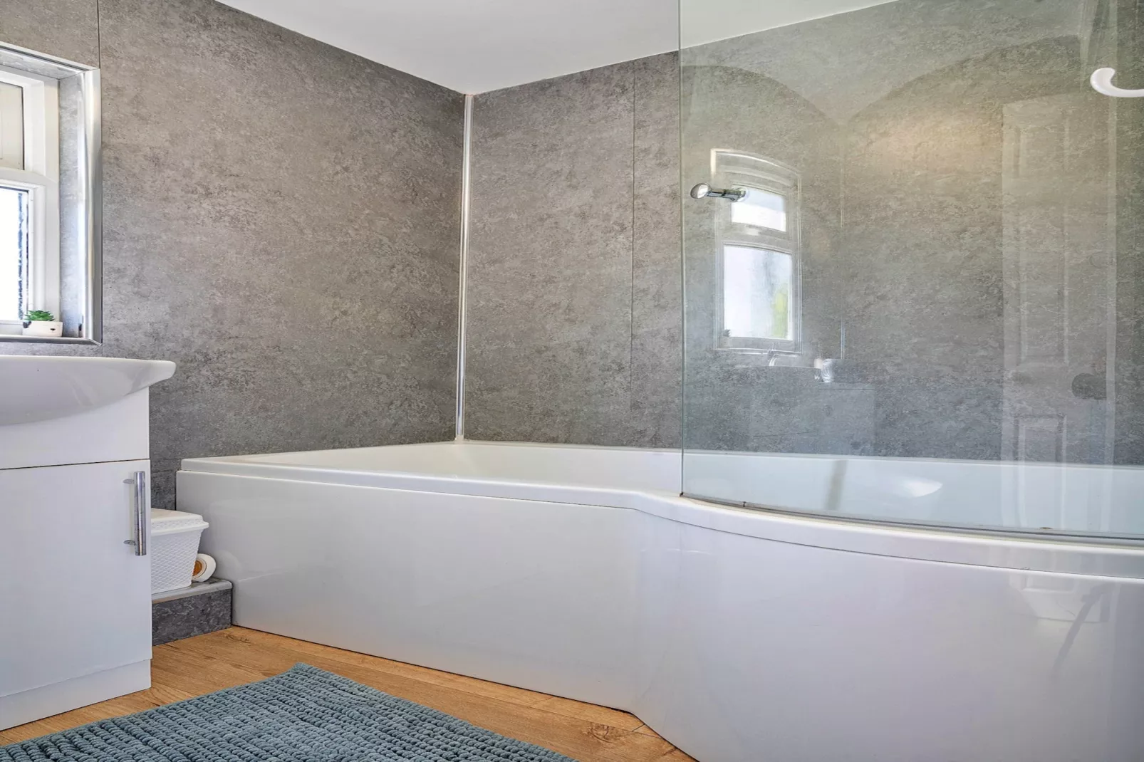 Lindisview-Bathroom