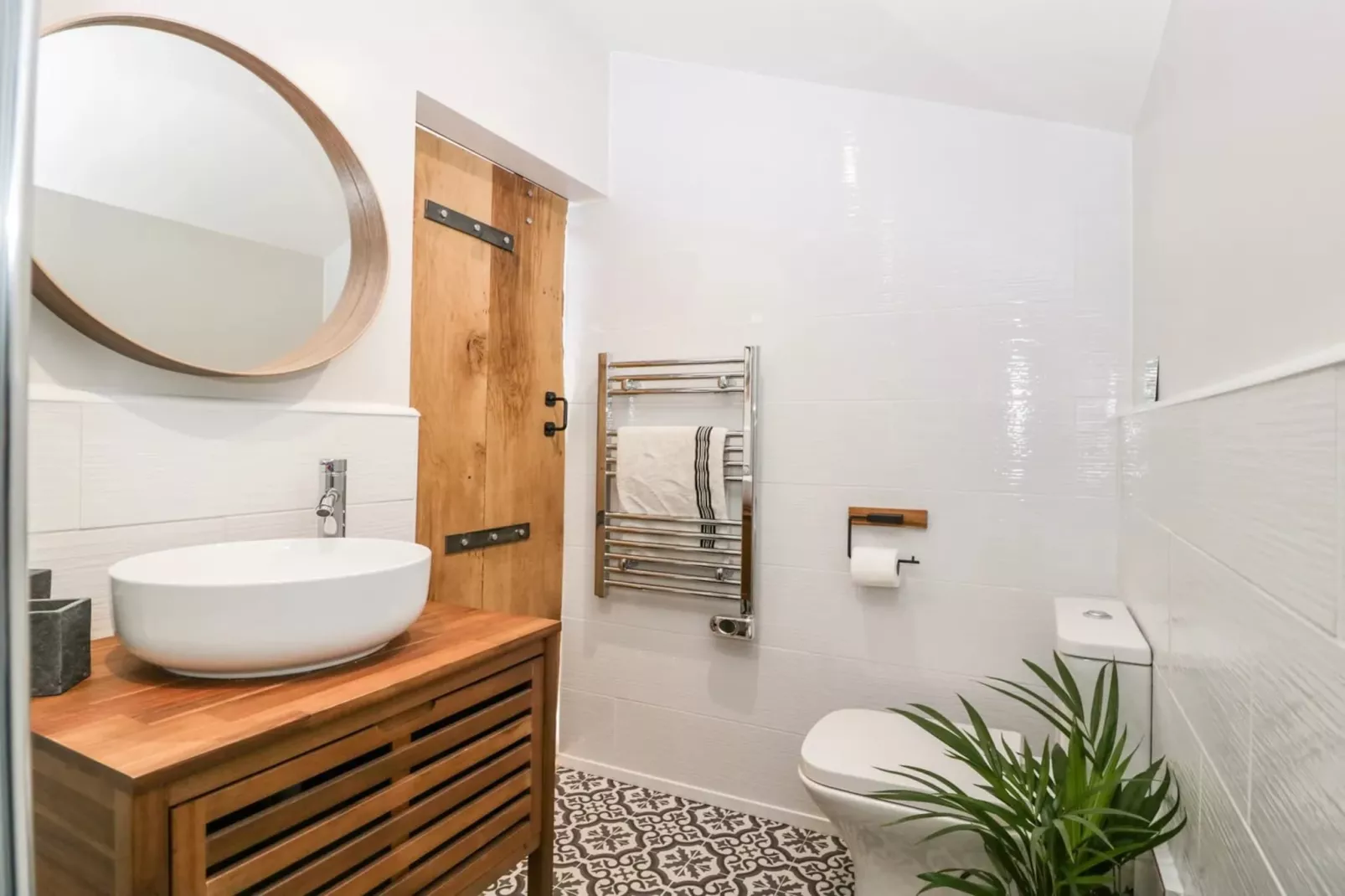 Hillfarrow Hideaway-Bathroom