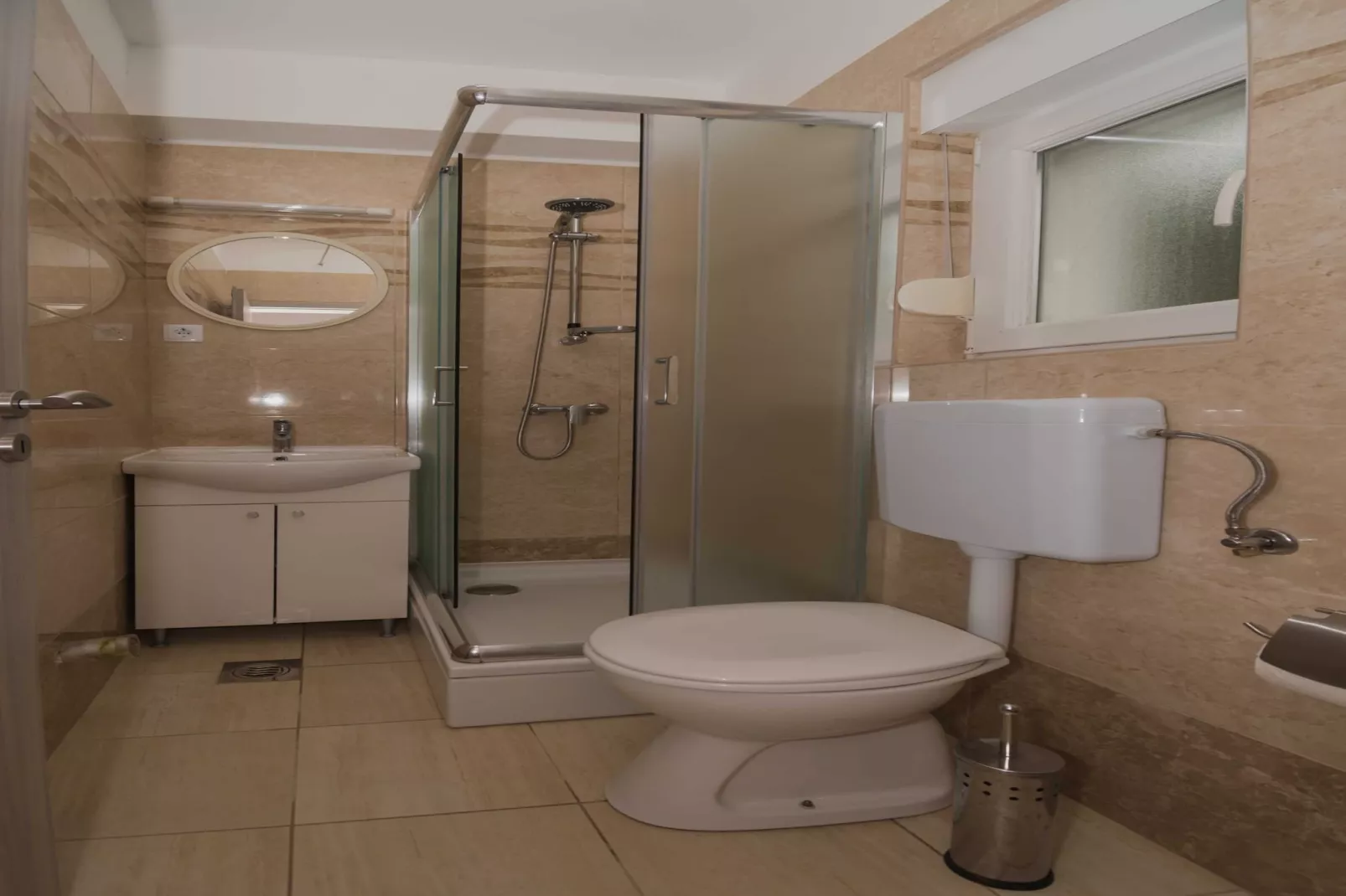 Apartment Lavanda - Four Bedroom Apartment with Hot tub and Terrace-Bathroom