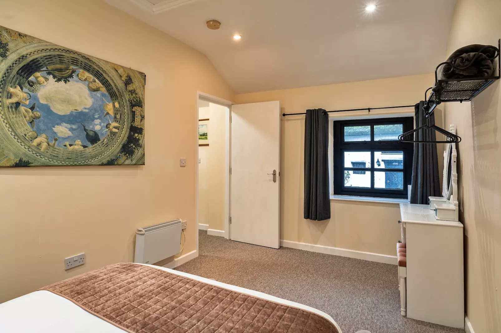 The Lodge at The Cridford Inn-Bedroom