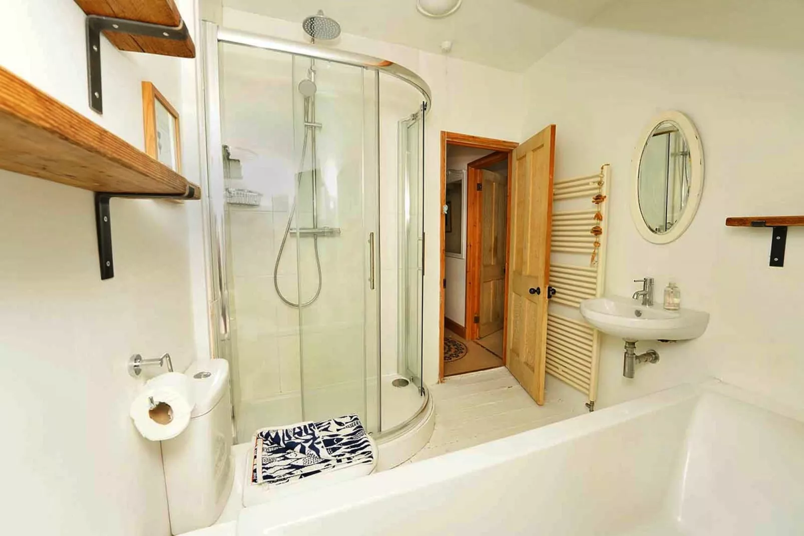 Porthcothan Mill Cottage-Bathroom