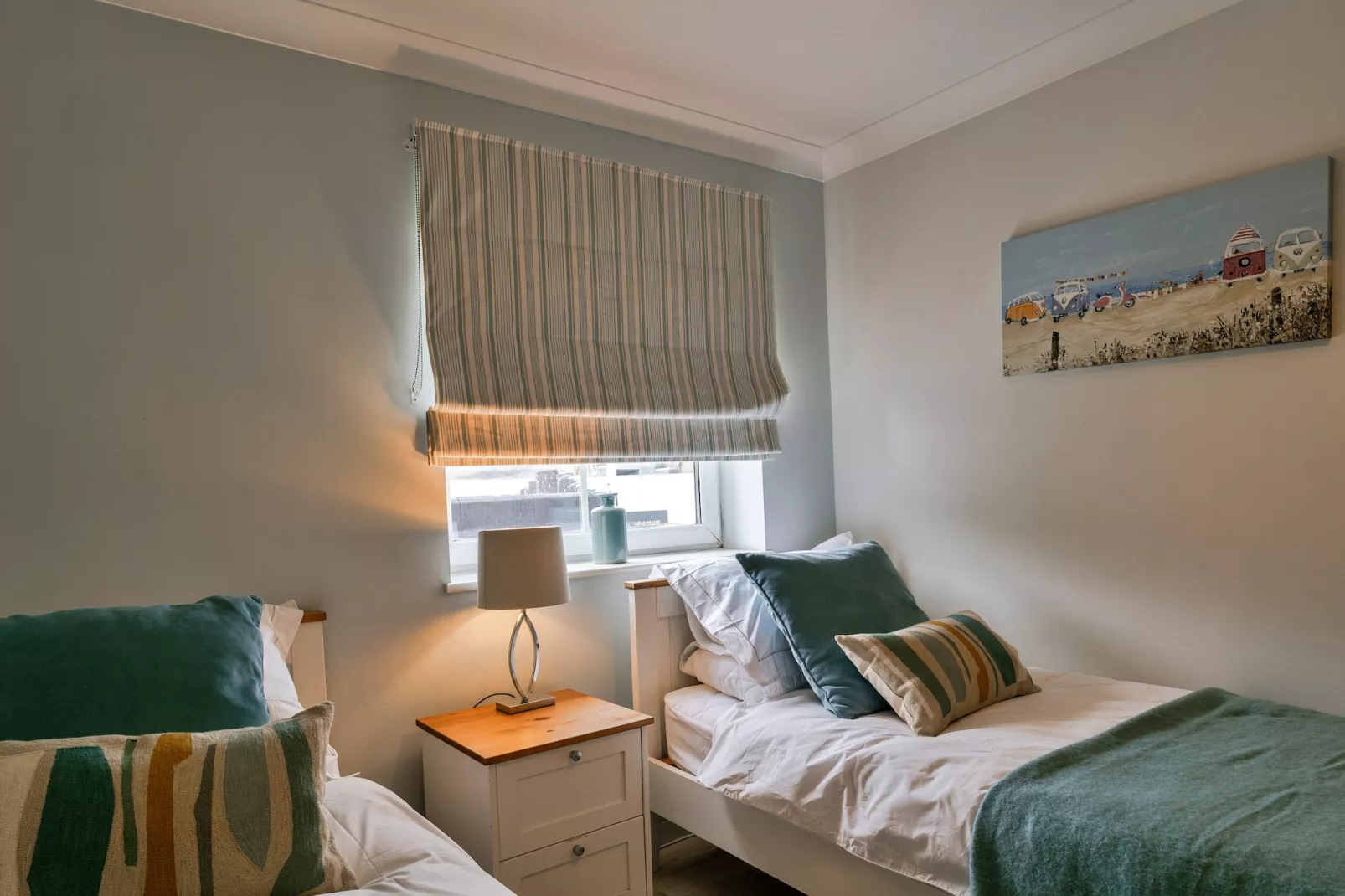 25 The Waves-Bedroom